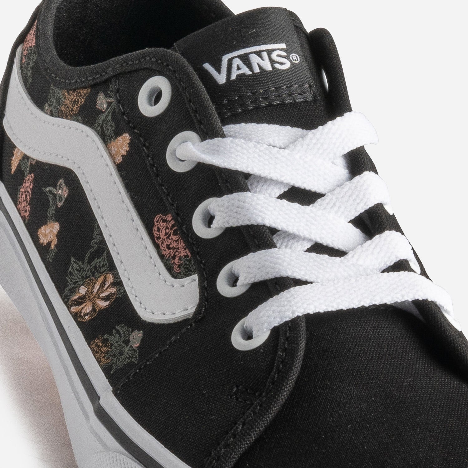 Tennis VANS noire en toile à motifs fleurs et fruits
