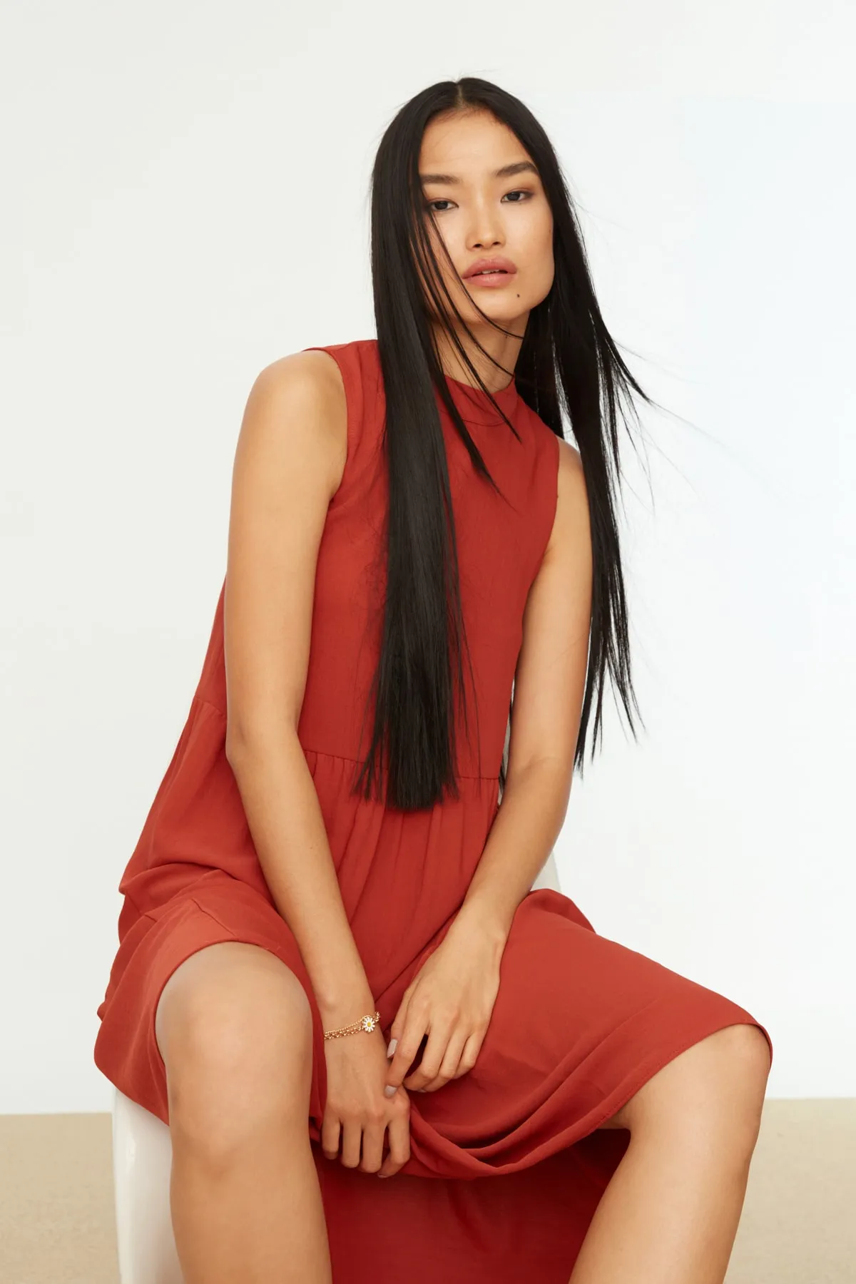 Trendyol Collection  Gefliestes gerade geschnittenes Midi-Webkleid TWOSS20EL1864