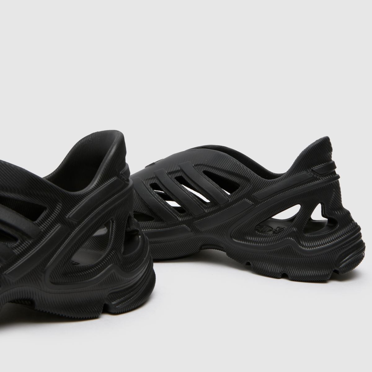adidas fekete adifom supernova ifjúsági szandál