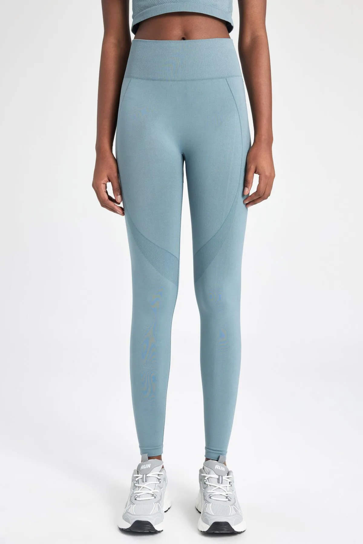 DeFacto  DeFactoFit taillierte, taillierte, nahtlose Sportstrumpfhose B4570AX24SP