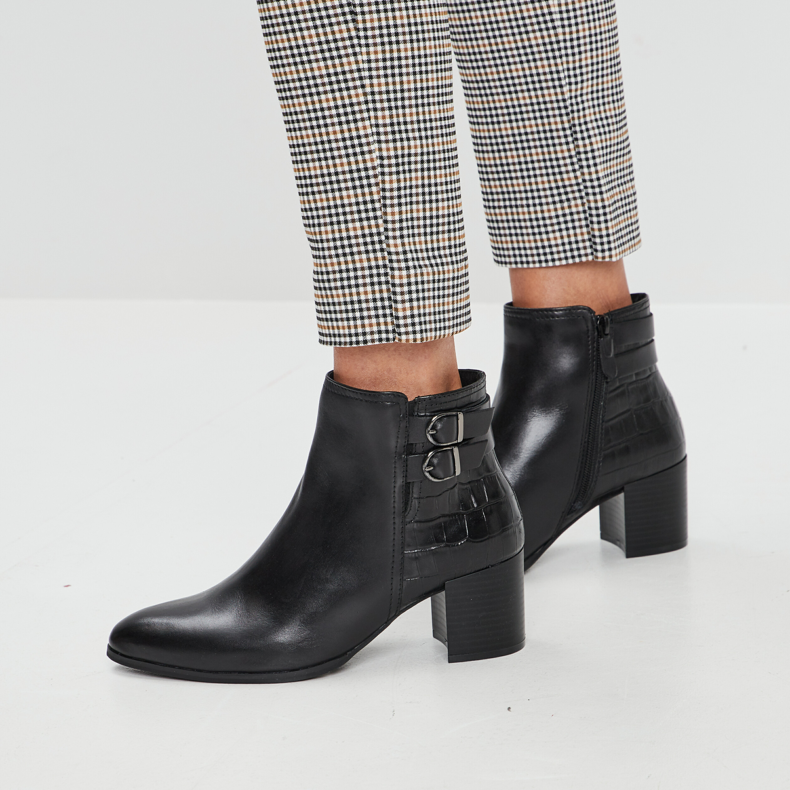 Bottines à talons en cuir noir femme | La Halle