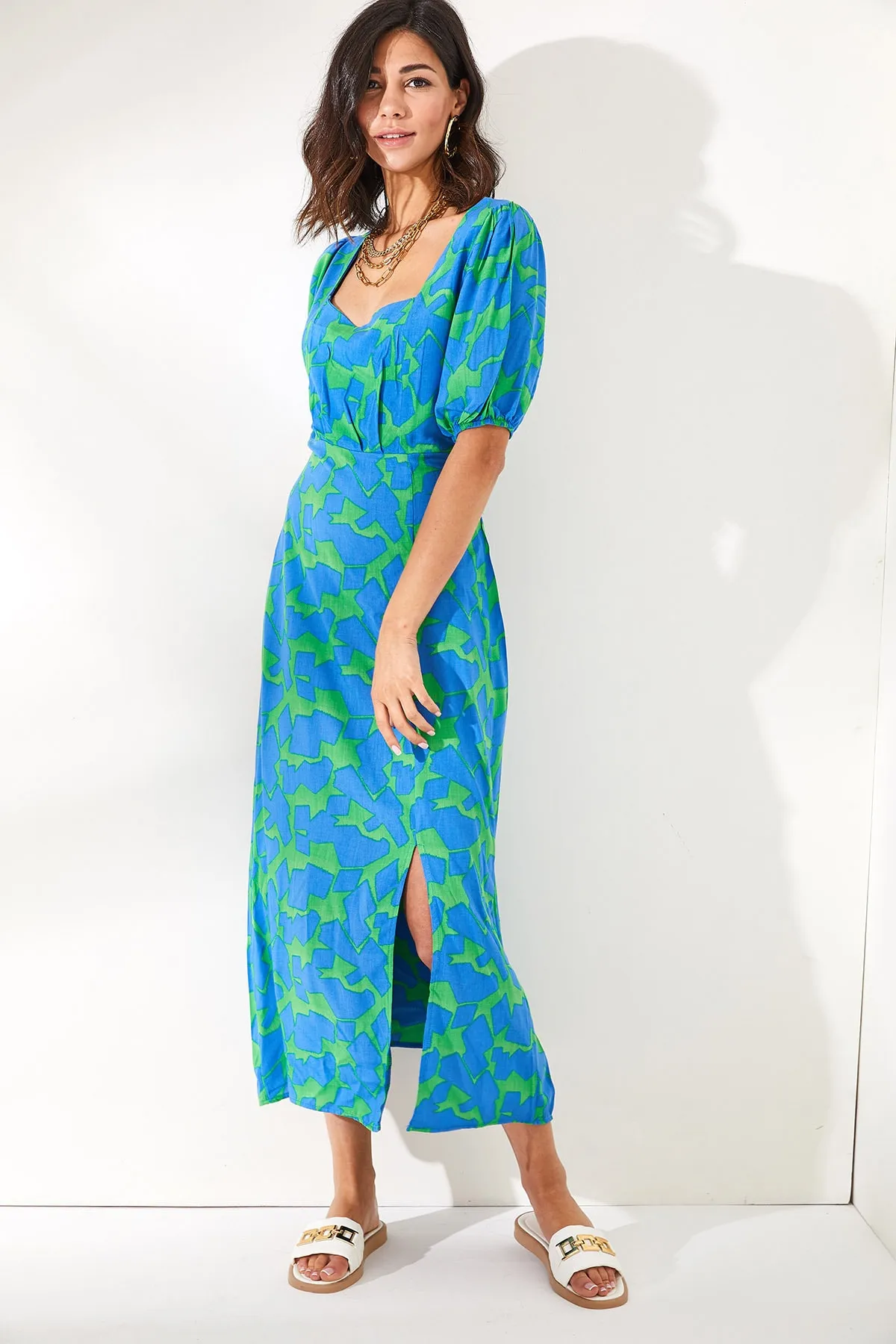 Olalook  Blaues Damen-Midikleid mit quadratischem Kragen und Schlitz ELB-19001902