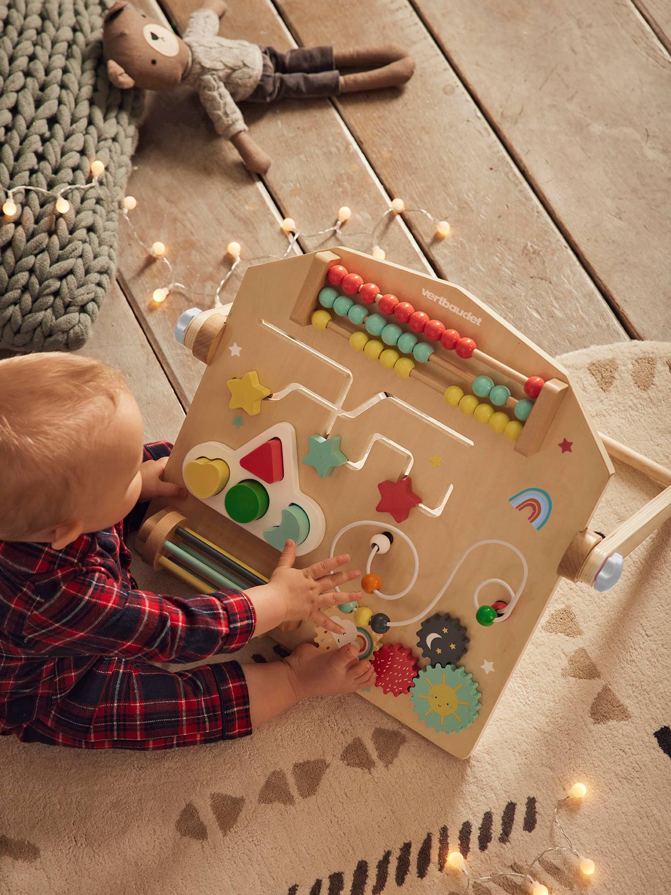 Planche d'activités verticale en bois FSC® multicolore