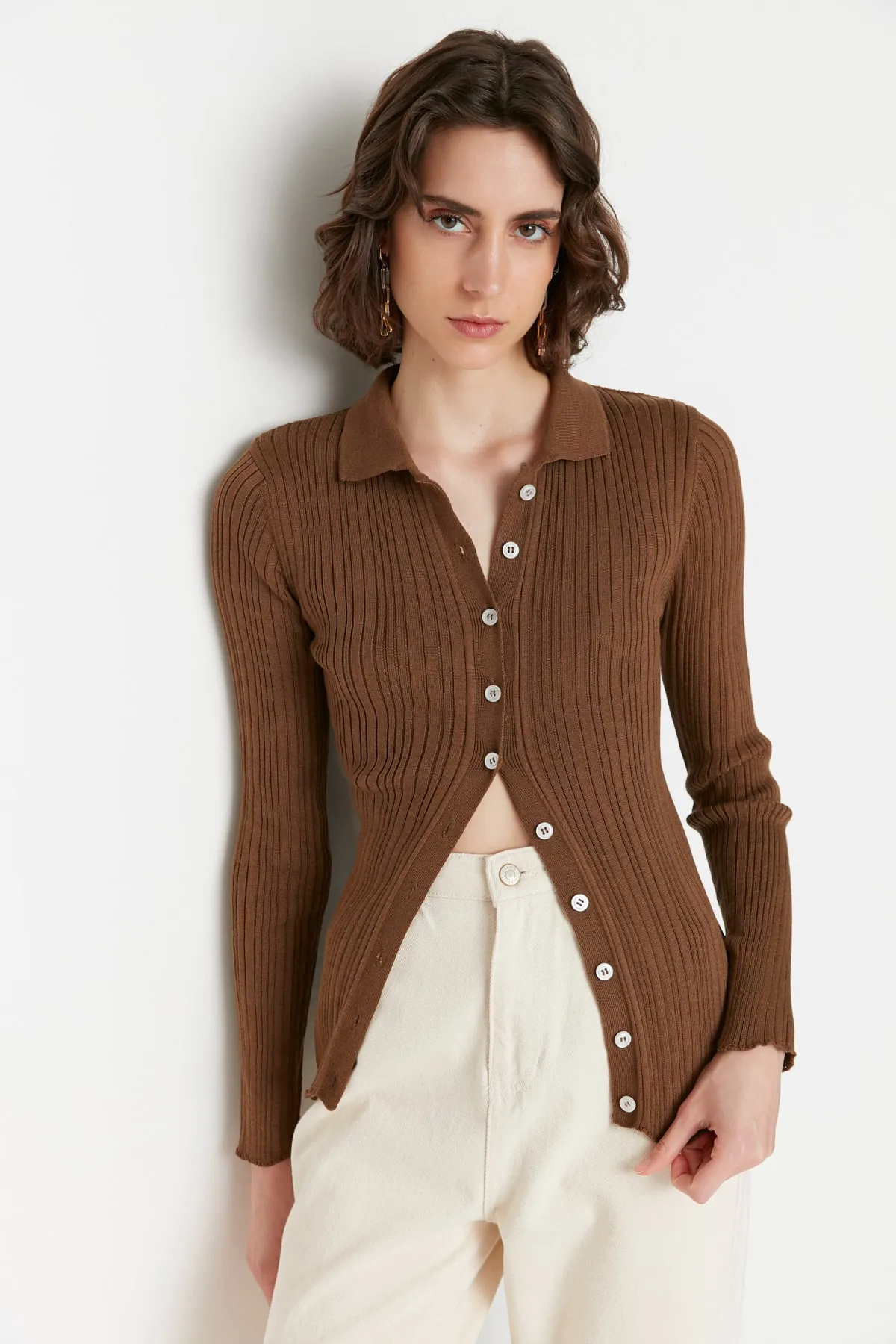 Trendyol Collection  Brauner Rollkragen-Strickcardigan TWOAW20HI0070