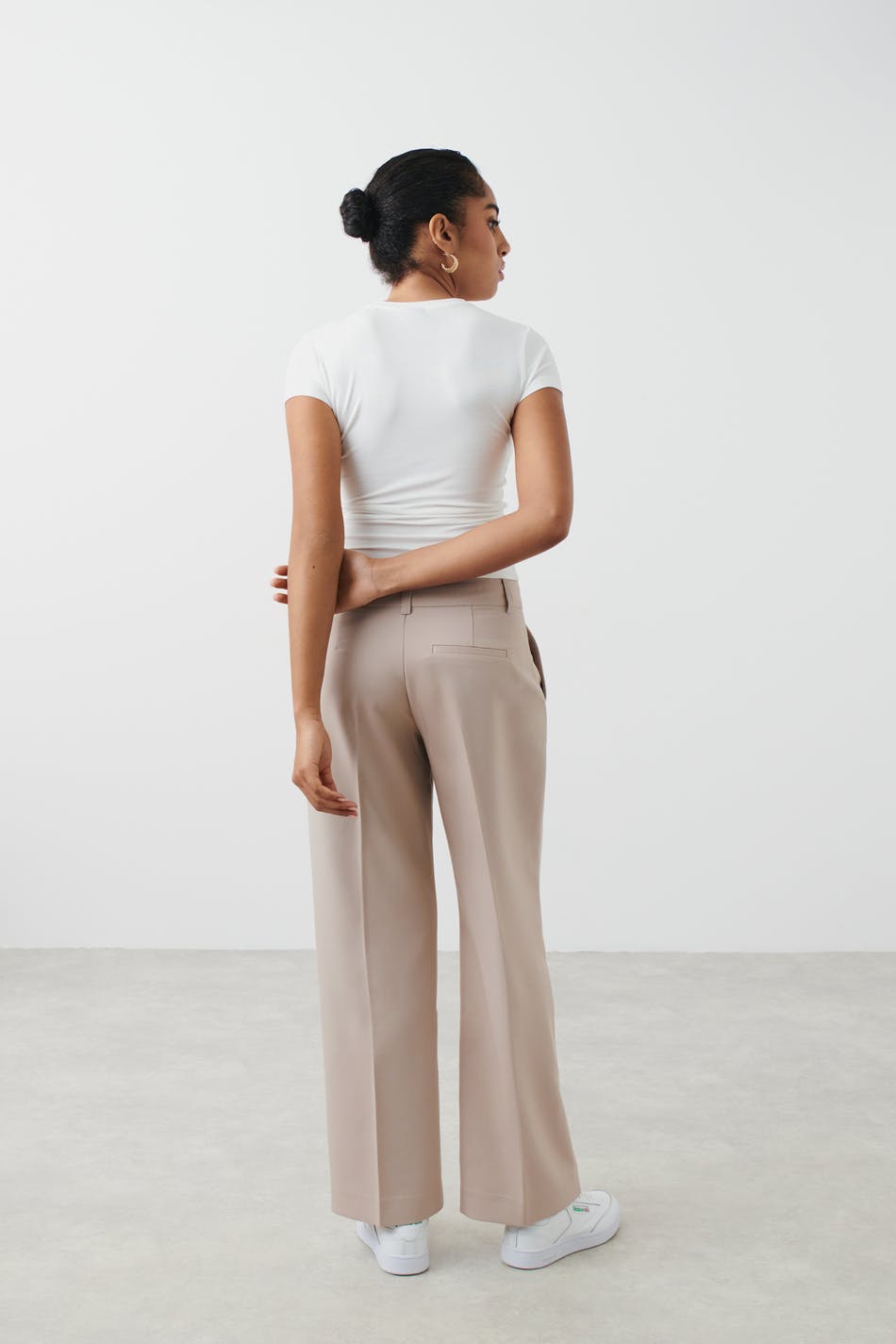 Low waist trousers