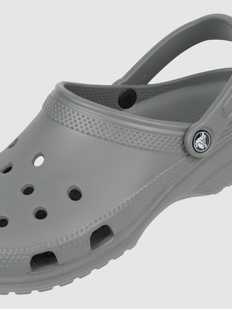 Sandalen mit Luftlöchern in mittelgrau