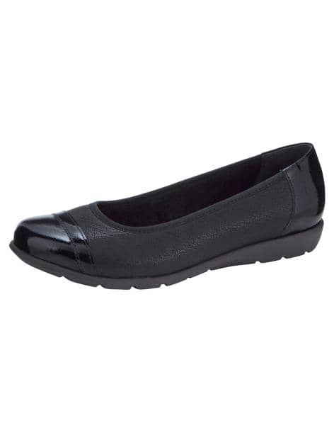 Ballerina in tollem Leder-Mix
