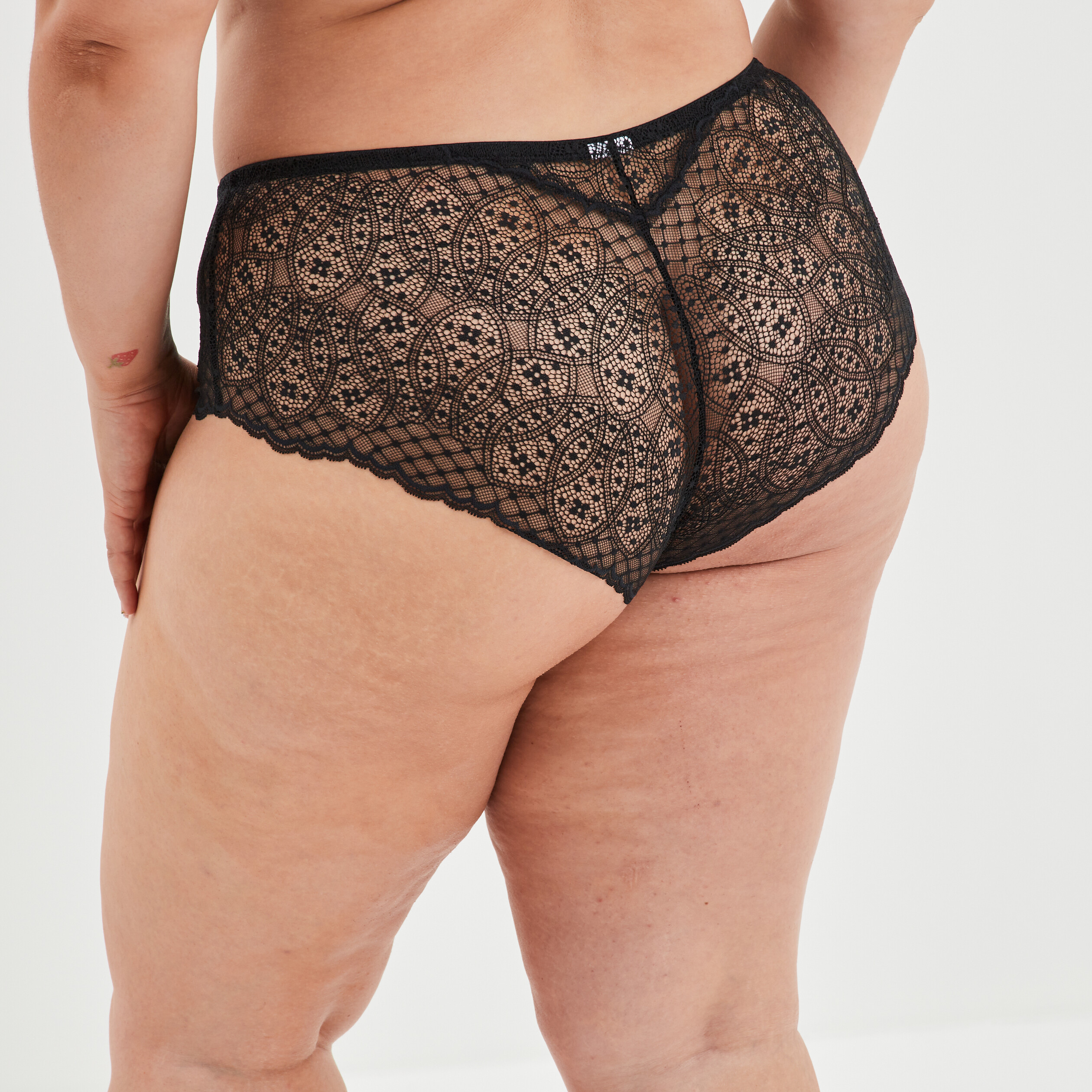 Shorty en dentelle Izzie noir femme grande taille | La Halle