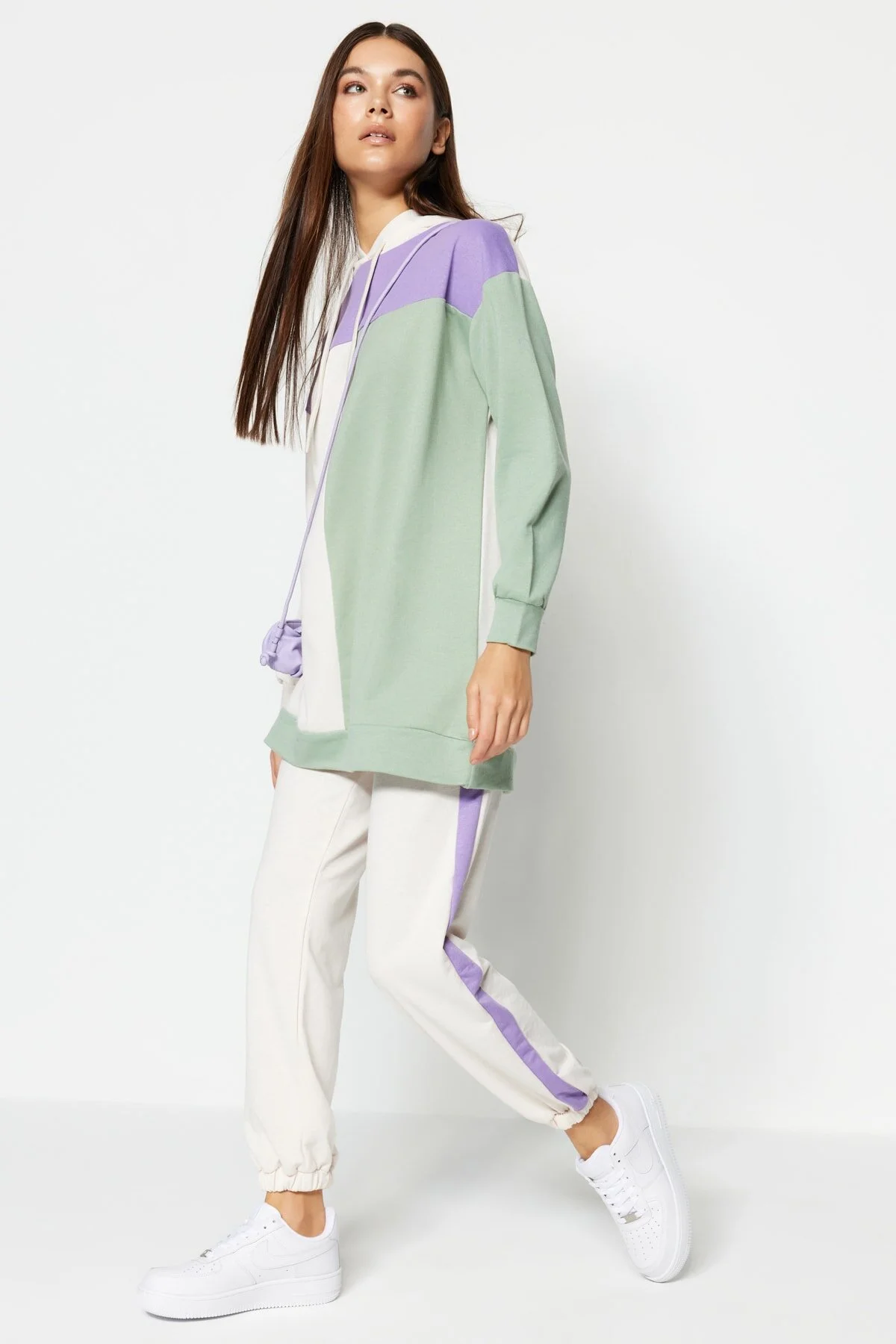 Trendyol Modest  Lila-Mehrfarbiges gestricktes Hijab-Trainingsanzug-Set TCTSS22EN0001