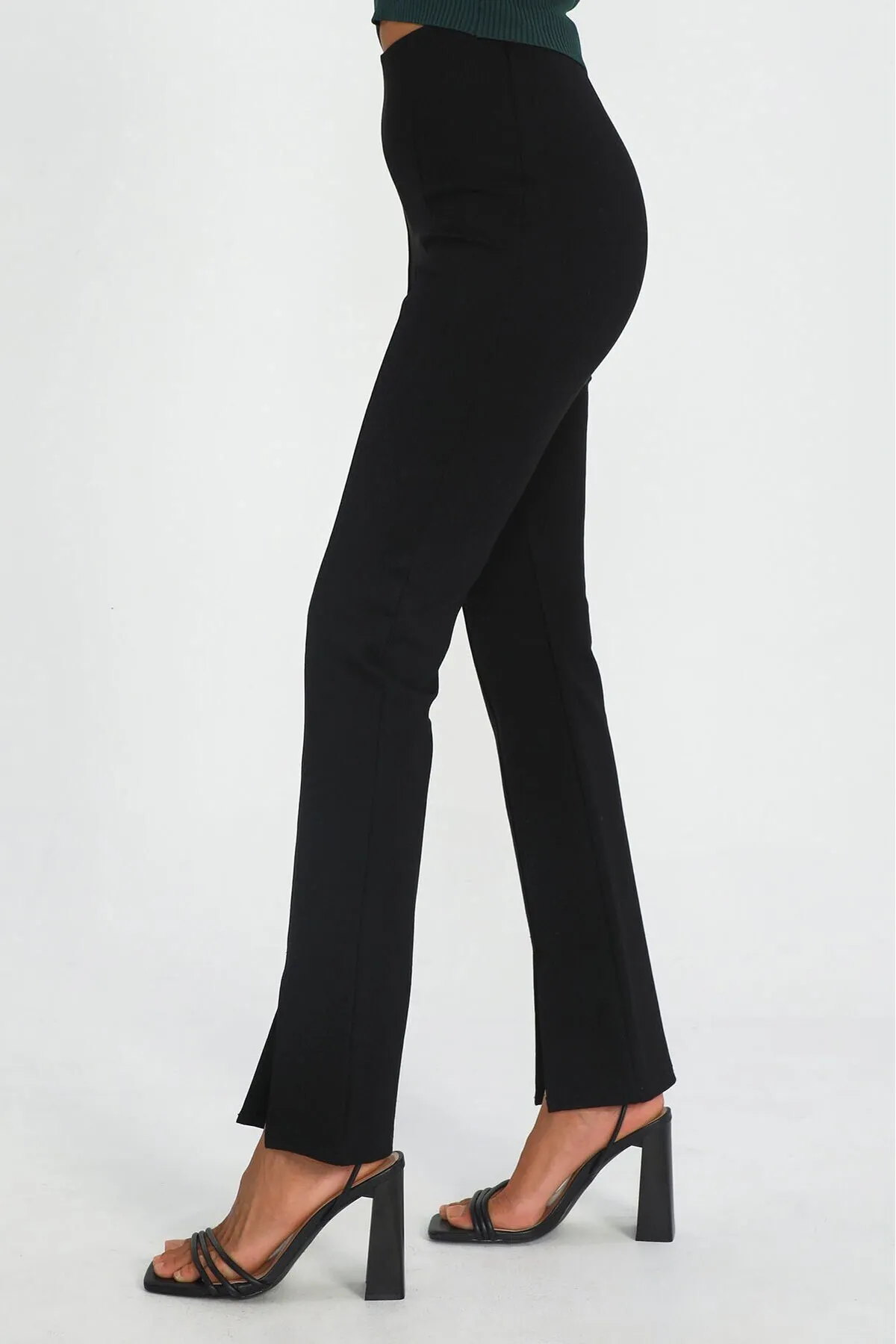Madmext  Schwarze Damenhose mit hohem Bund und Schlitz, Mg1651