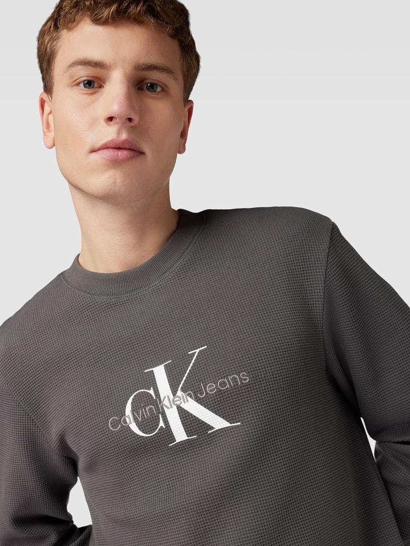 Longsleeve in Waffelstruktur Modell 'ARCHIVAL' in anthrazit