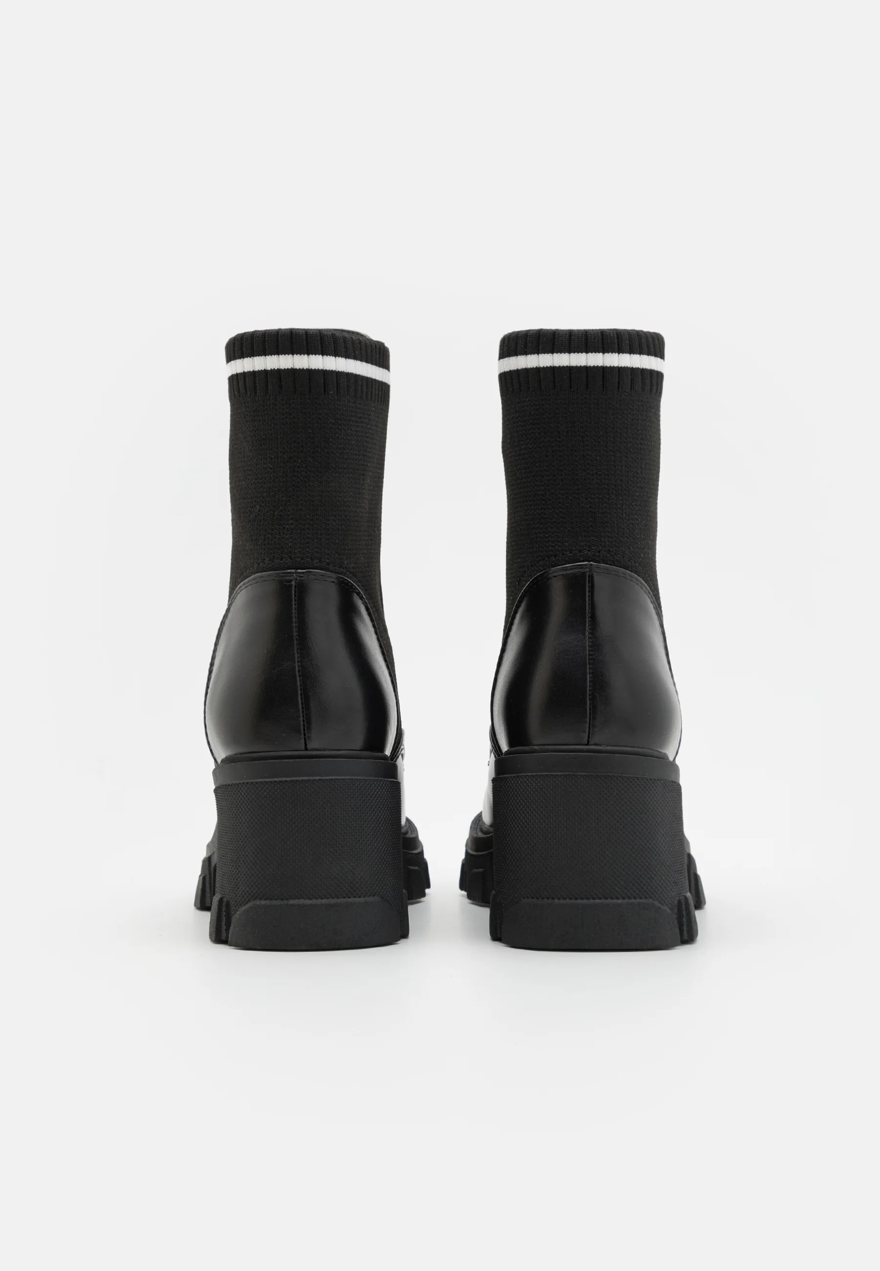 Botines con cordones de corte ancho Even&Odd