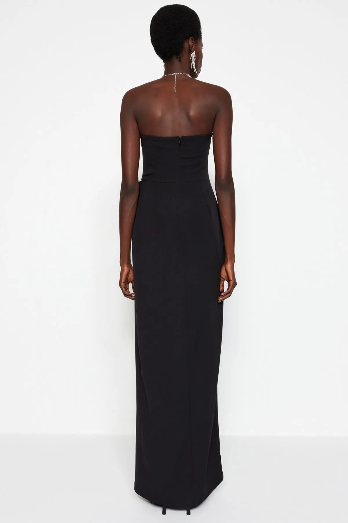 Trendyol Collection  Schwarzes gewebtes langes Abendkleid TPRSS23AE00005