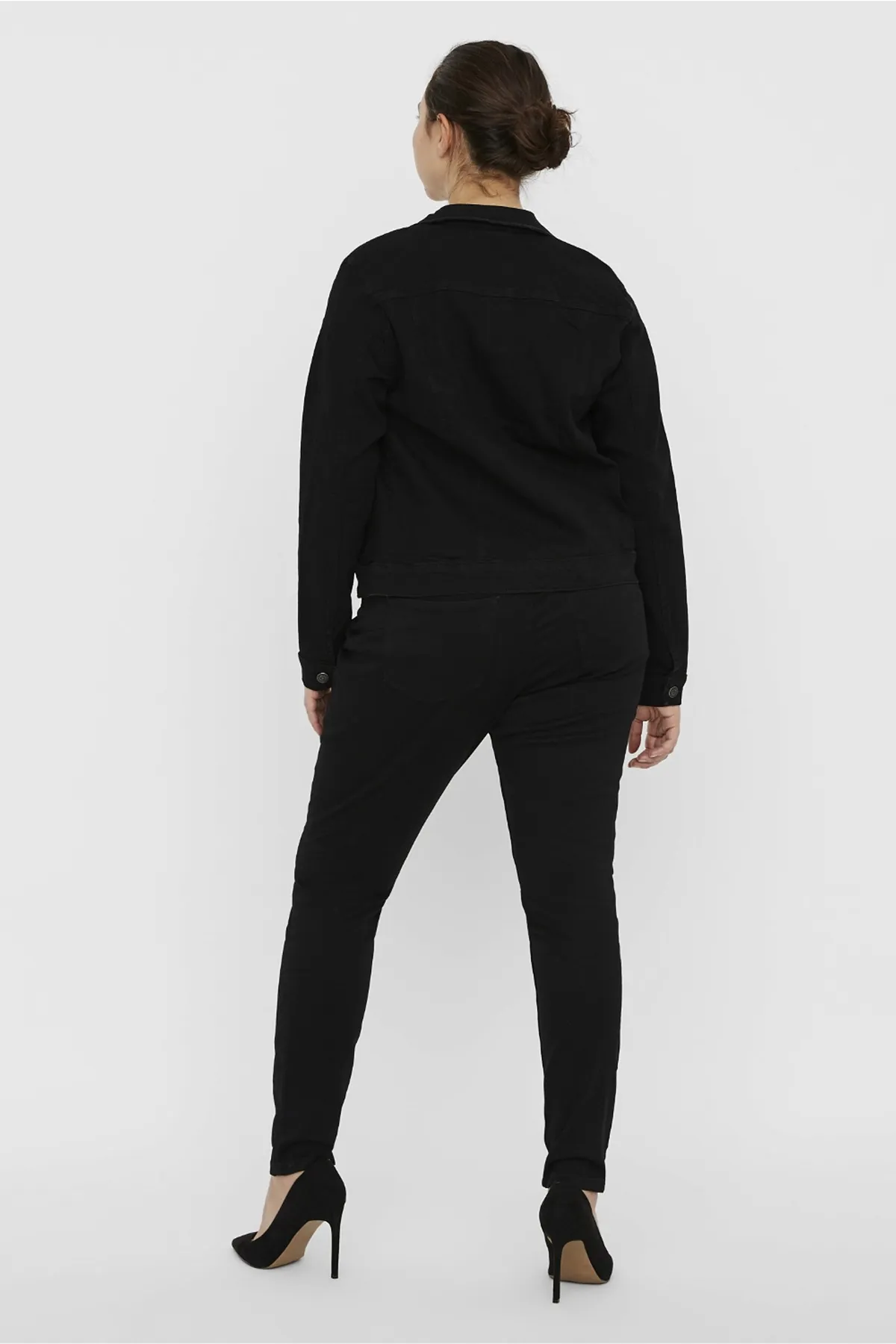 Veromoda Curve  Große Größen in Jacke - Schwarz - Regular Fit