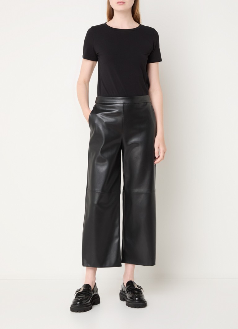 Pantaloni scurți Luciana din piele ecologică cu talie înaltă și croi larg de la MaxMara