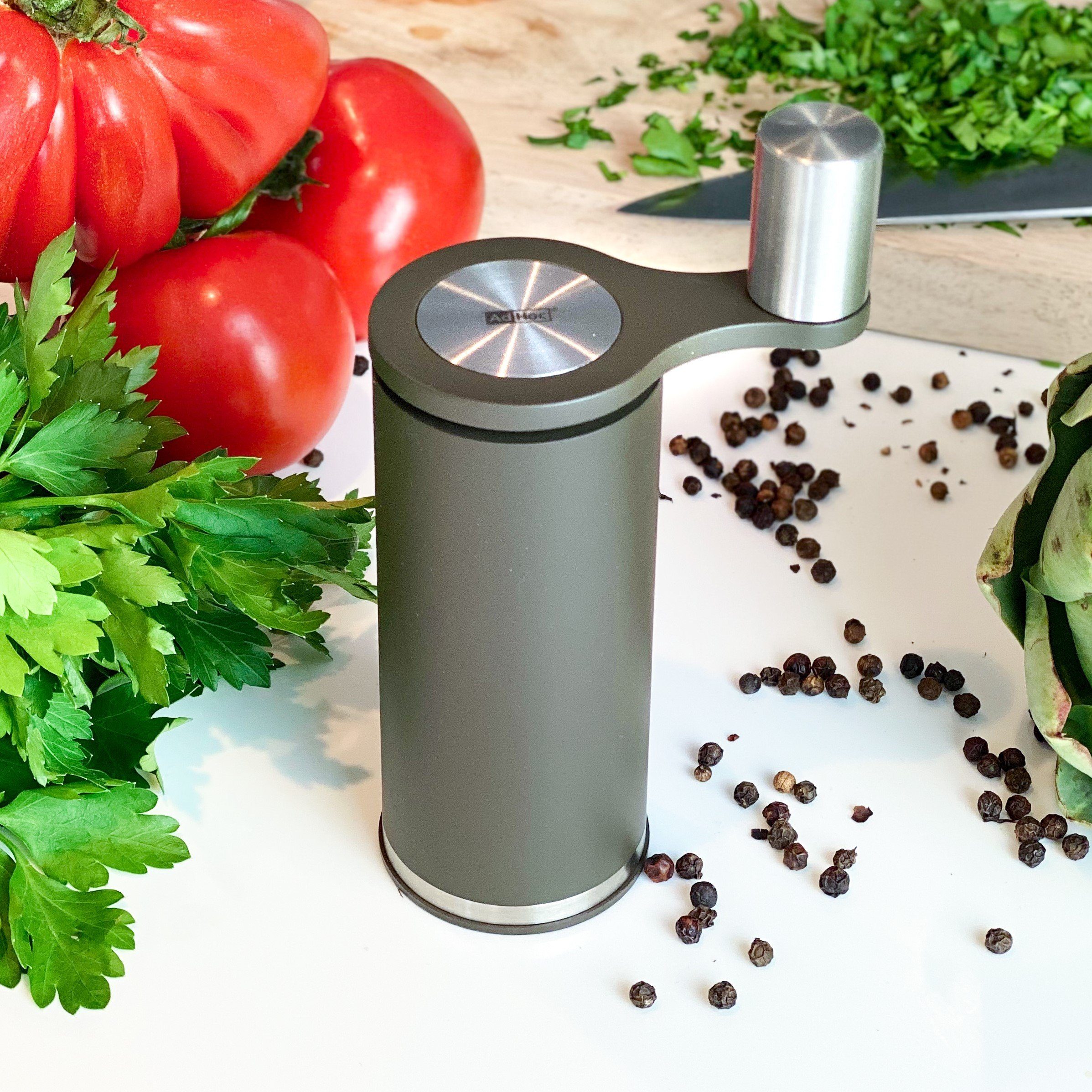 AdHoc Salz-/Pfeffermühle Smoos manuell, hochwertige Kurbelmühle mit Getriebeunterstützung