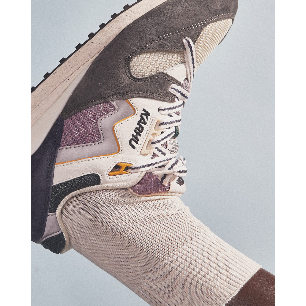 Karhu Synchron Classic F802670 / grau