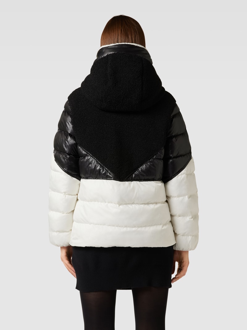 Steppjacke in Two-Tone-Machart in schwarz