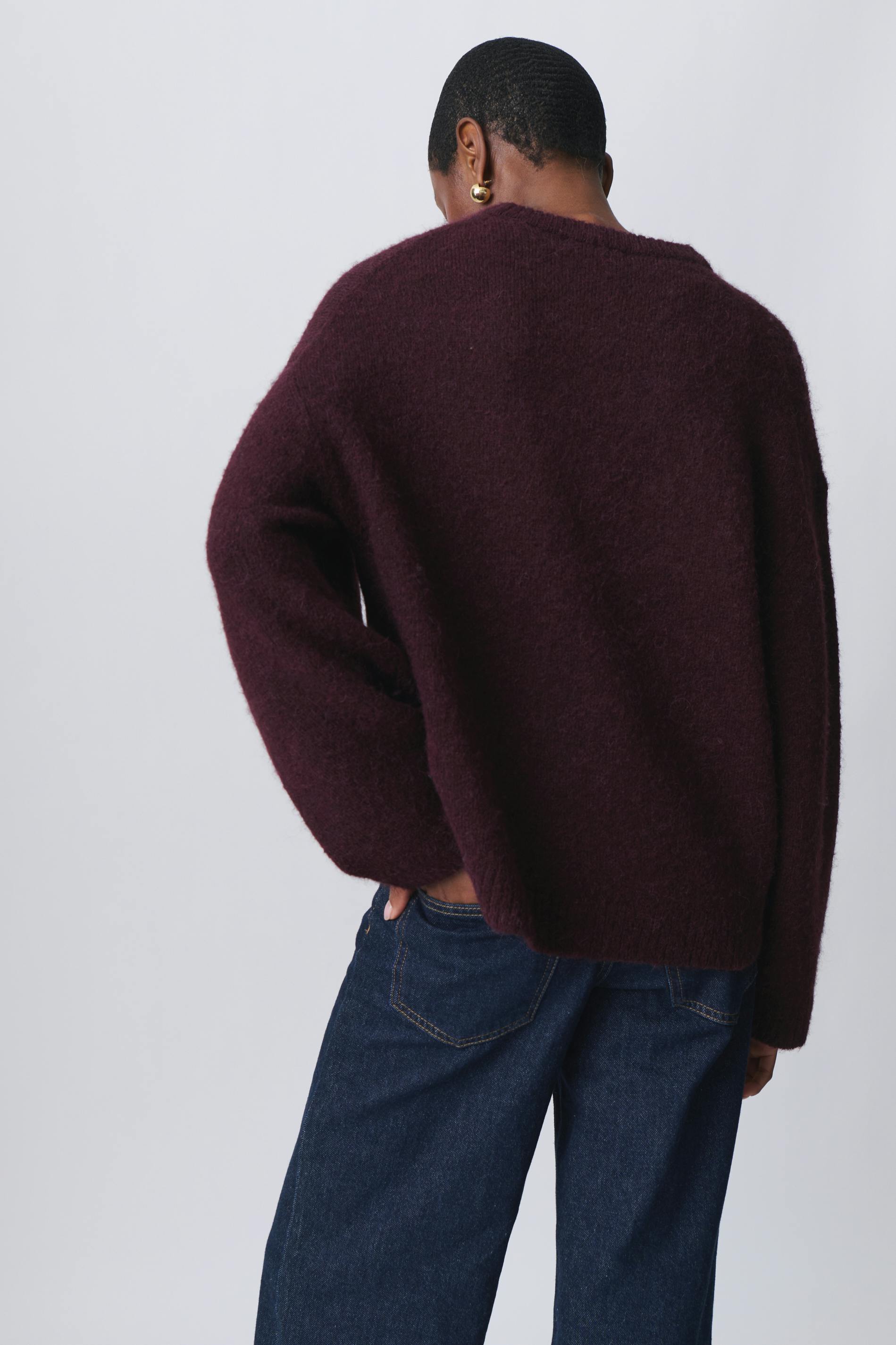 Crew neck knitted sweater