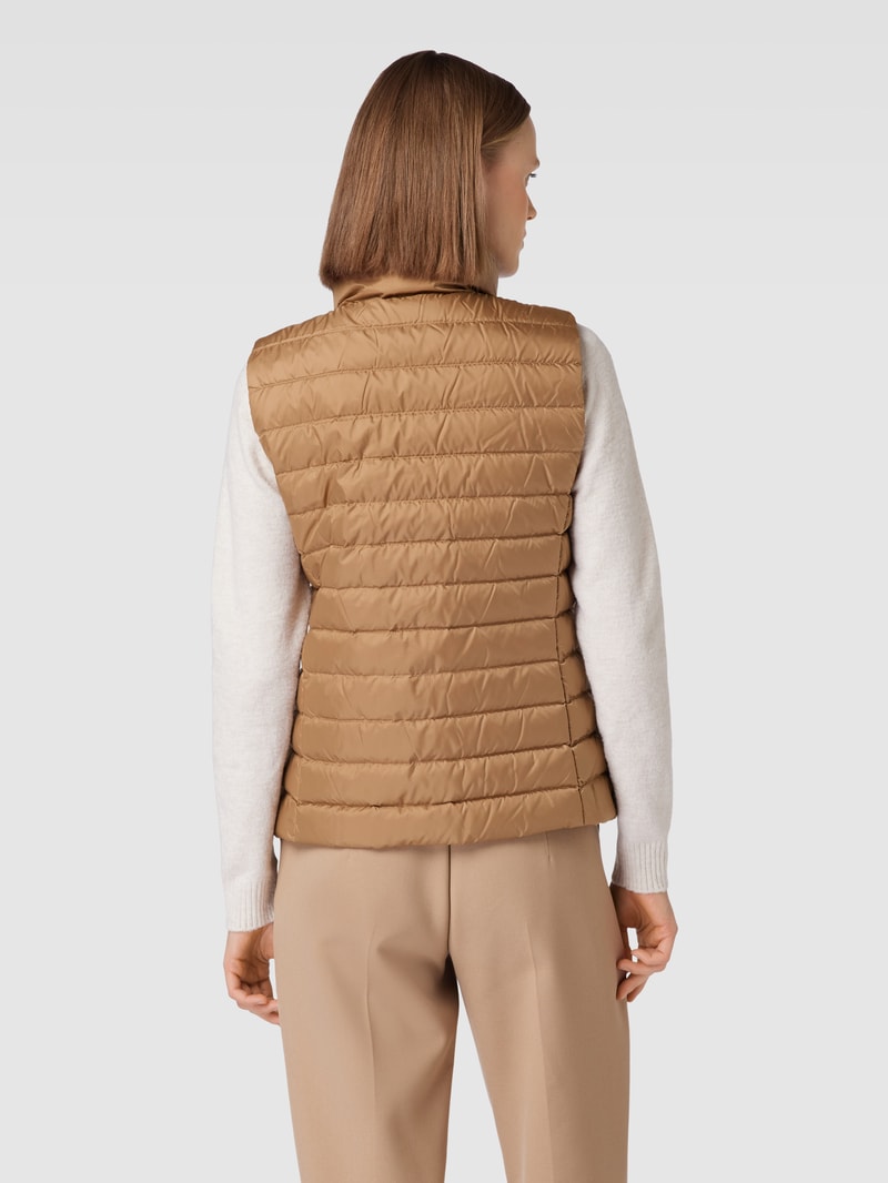 Steppweste mit Label-Detail in camel