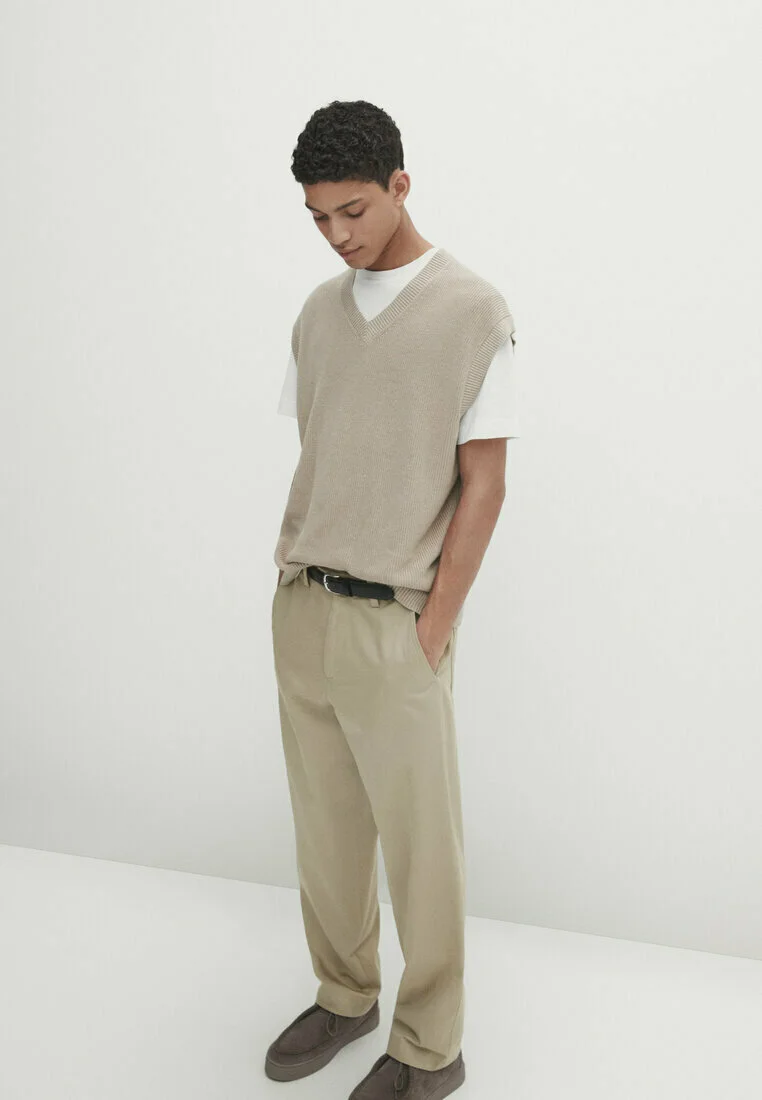 Suéter de cuello en V de Massimo Dutti