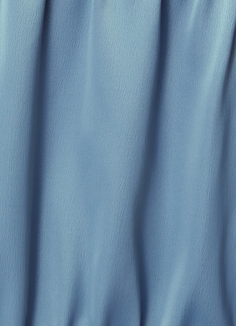 Σατέν τοπ NIKKIE από ύφασμα damask με εκτεθειμένους ώμους και πτυχώσεις