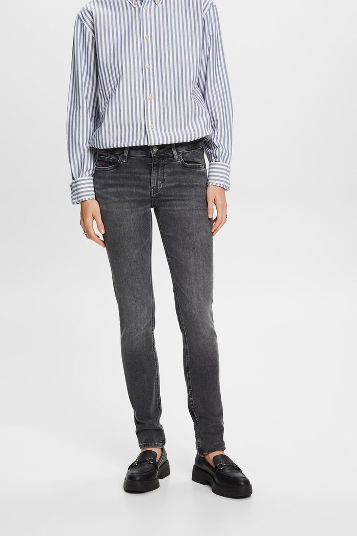 Jeans mit mittlerer Bundhöhe und schmaler Passform