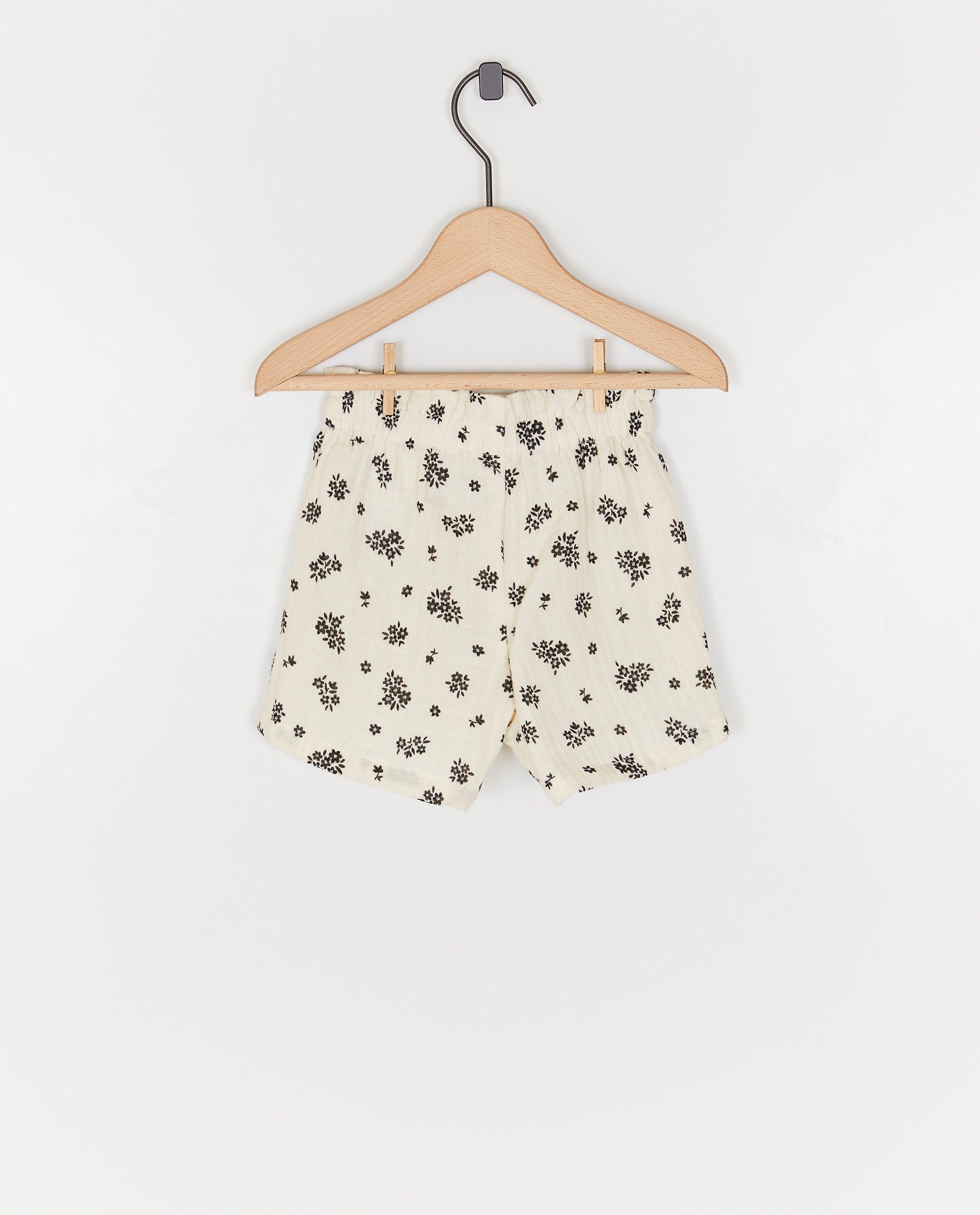 Pantaloni scurți Tetra Cuddles and Smiles cu imprimeu floral alb