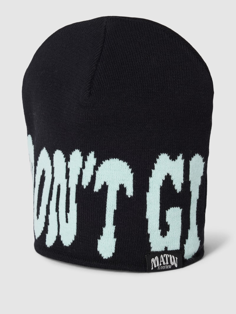 MATX x REVIEW - Beanie mit Label-Detail in schwarz