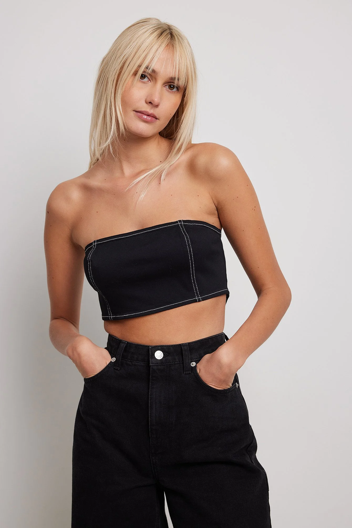Crop-Top mit Kontrastnaht