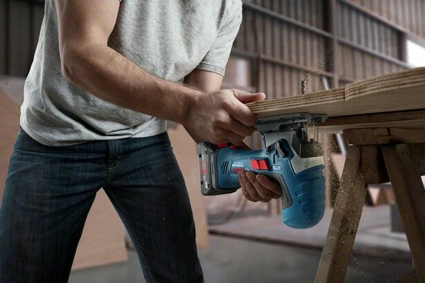 Bosch Blue 06015B2000 GST 18V-125 S Profi-Stichsäge 18V (ohne Akku und Ladegerät) in L-Boxx