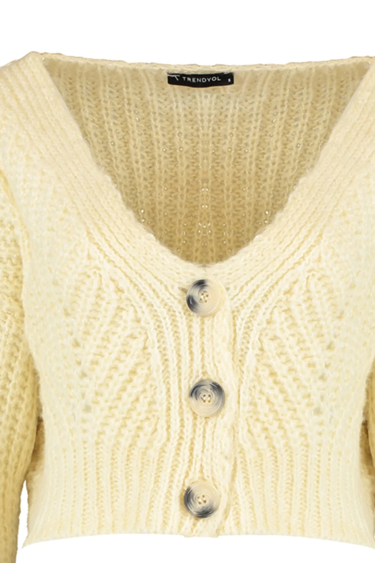 Trendyol Collection  Ecrufarbene, superkurze Strickjacke mit weicher Struktur und Knopfdetail