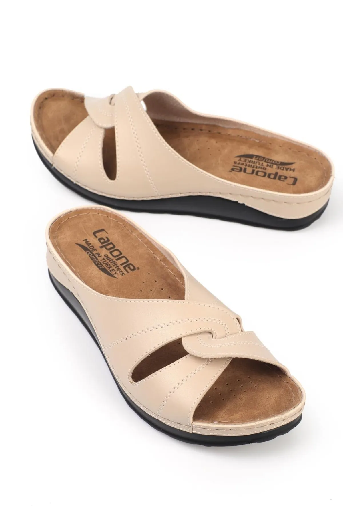 Capone Outfitters  Anatomisch weiche, bequeme Mutterhausschuhe mit Keilabsatz