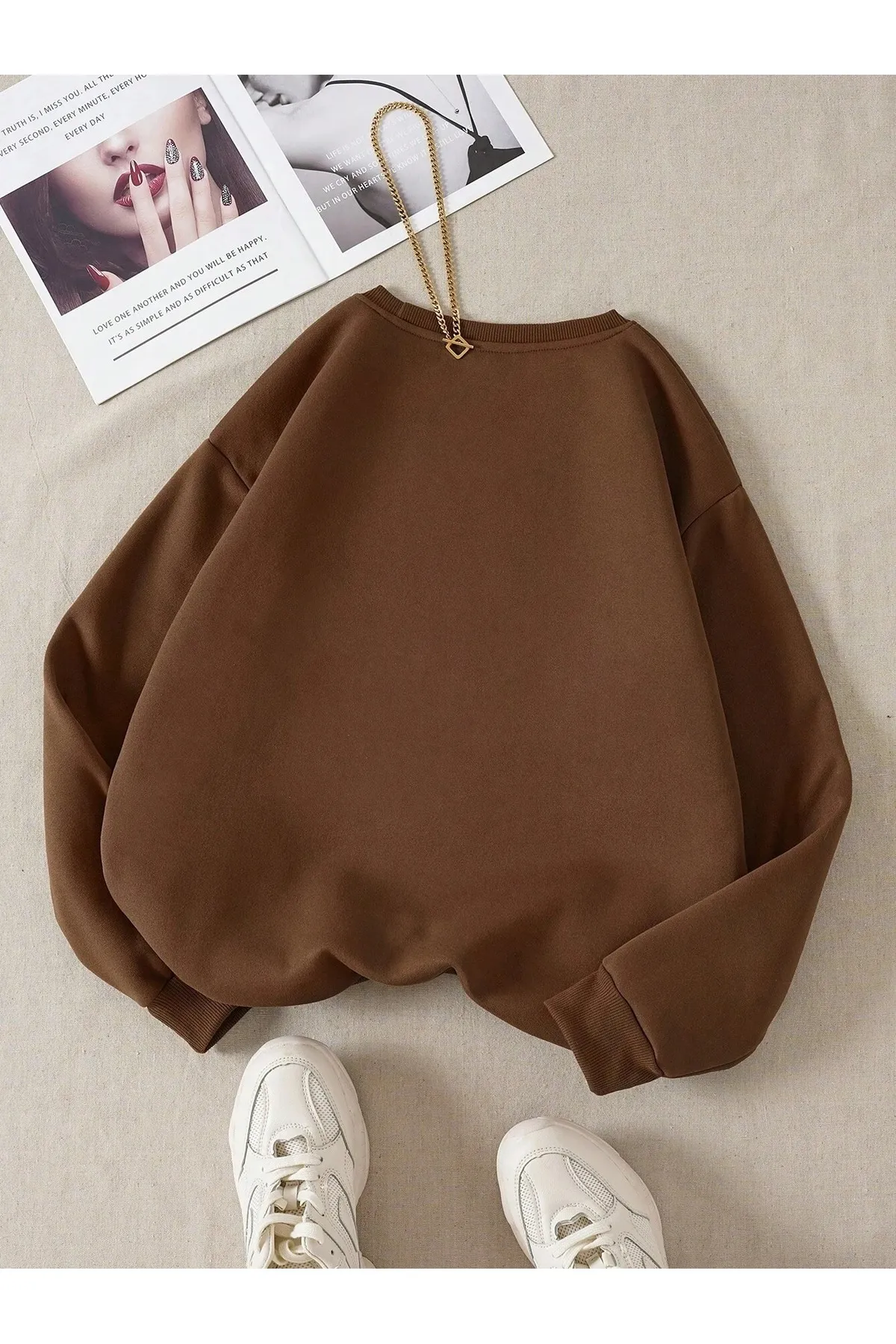 Know  Braunes Damen-Sweatshirt mit Gänseblümchen-Print und Rundhalsausschnitt