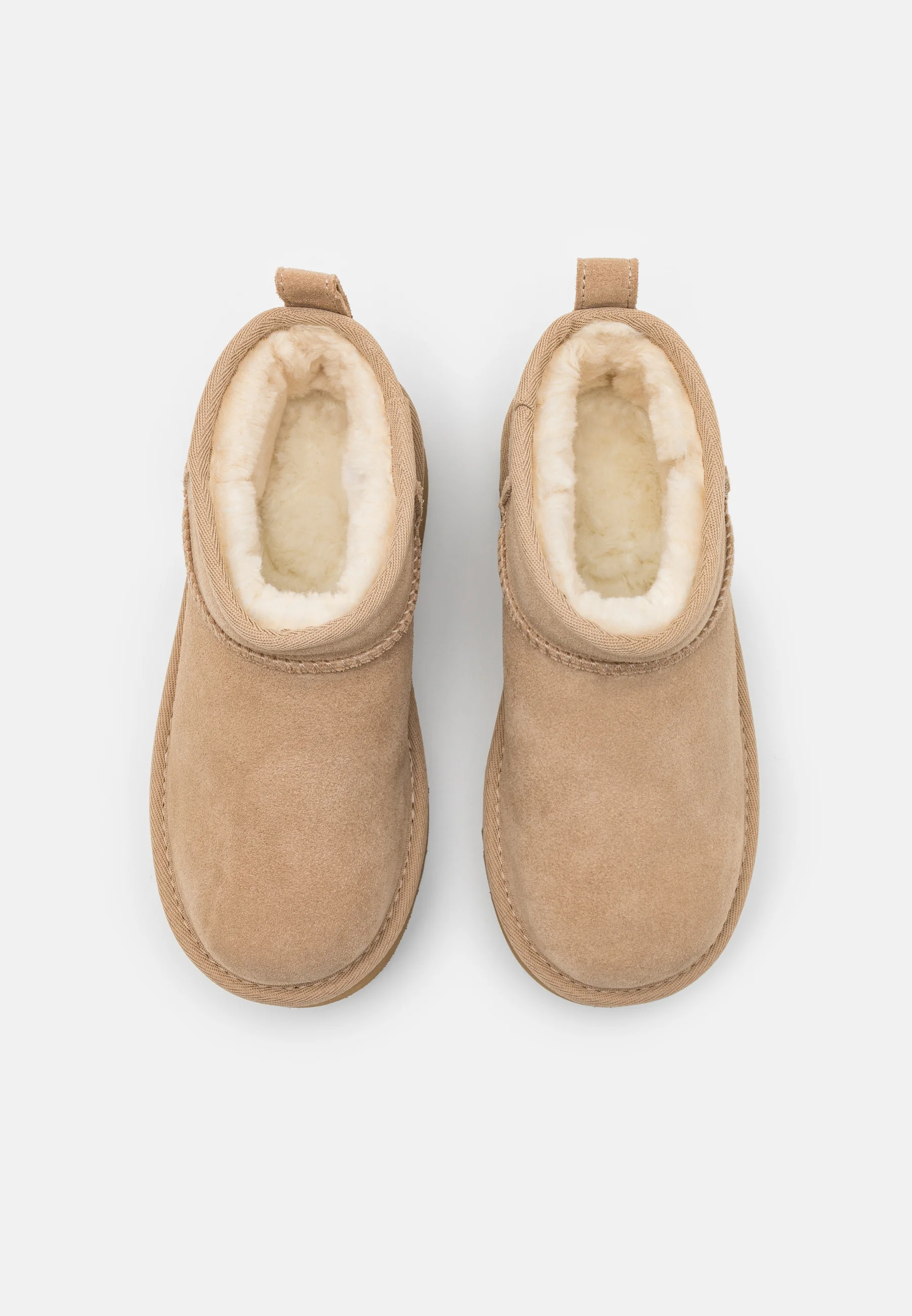 UGG CLASSIC ULTRA MINI PLATAFORMA UNISEX - Botines