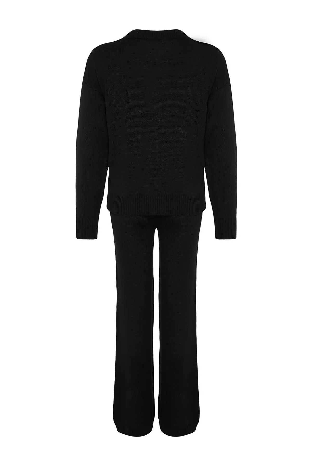 Trendyol Collection  Schwarzes Strickoberteil und -unterteil im weiten Schnitt TWOAW24AU00008