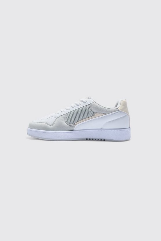 Sneaker mit klobiger Sohle und Mesh-Einsatz