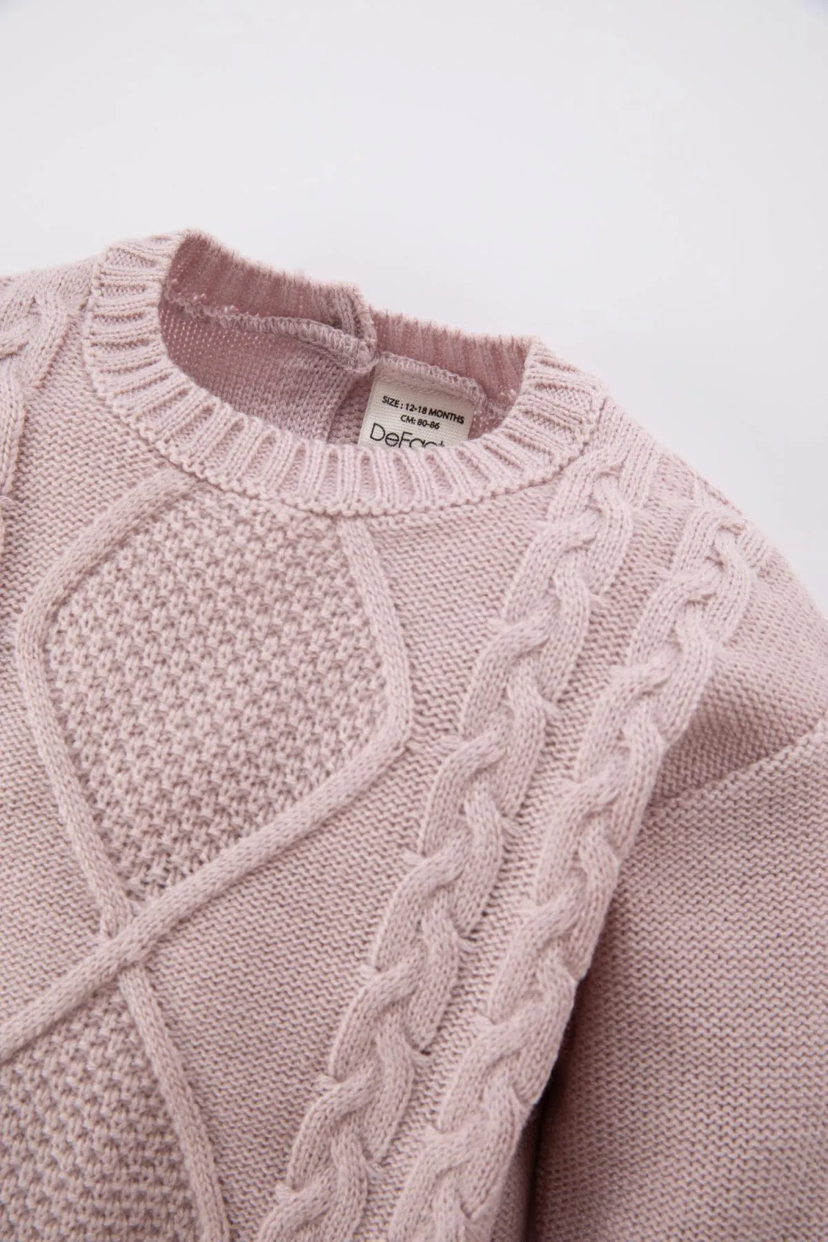 DeFacto  Baby-Mädchen-Pullover mit normaler Passform und Rundhalsausschnitt