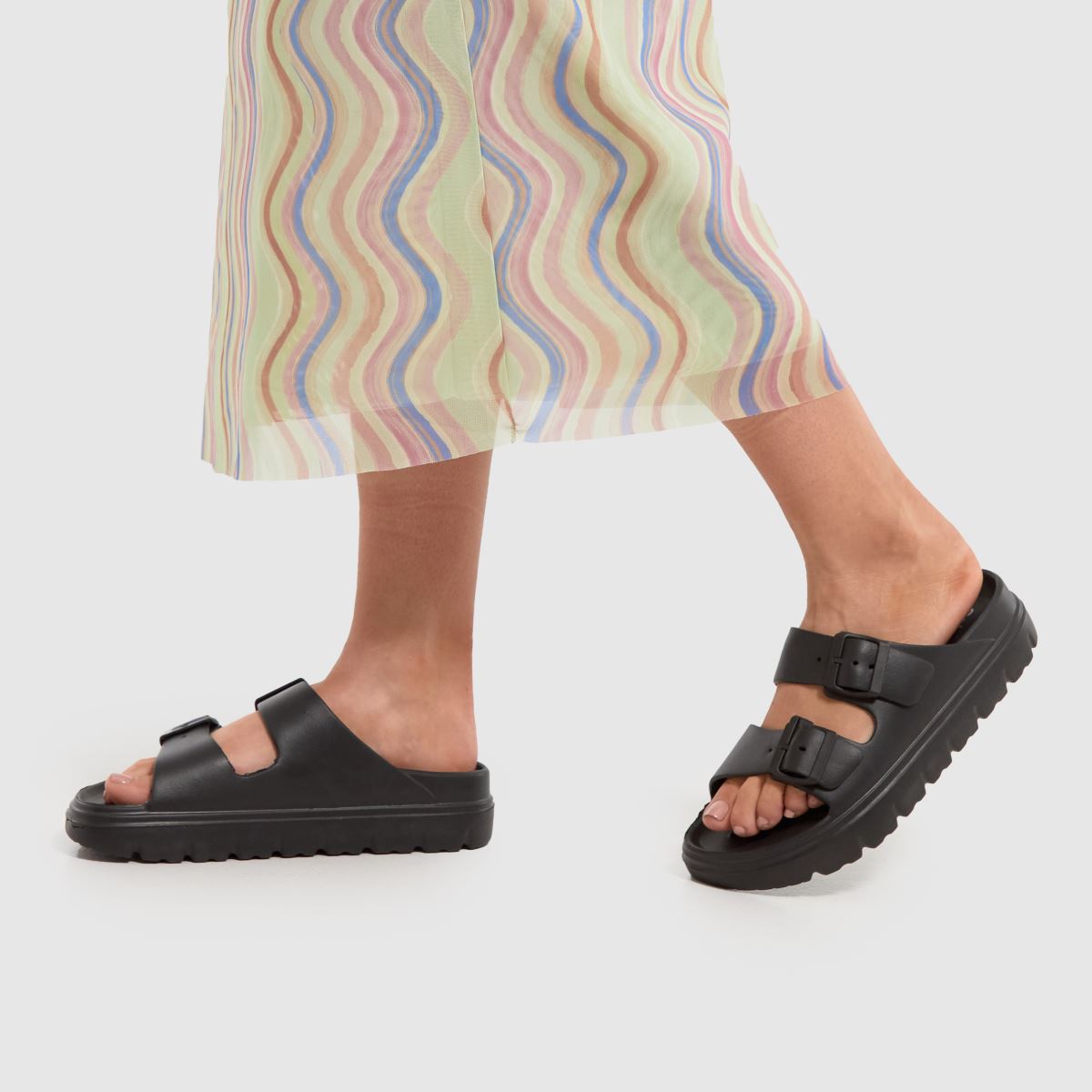 Schuh Tilda dupla pántos talpbetétes szandál fekete színben