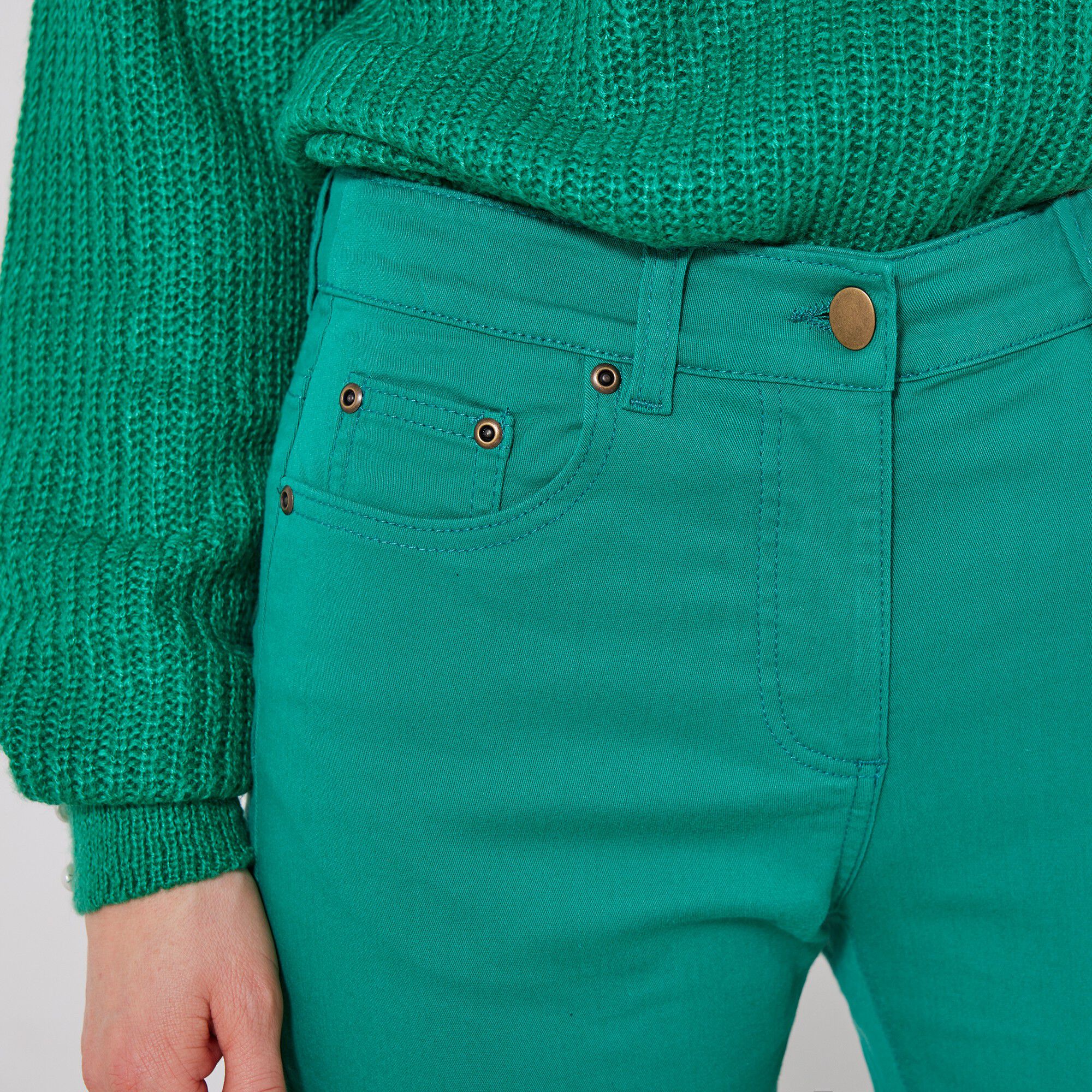 Pantalon 7/8ème fuselé stretch uni