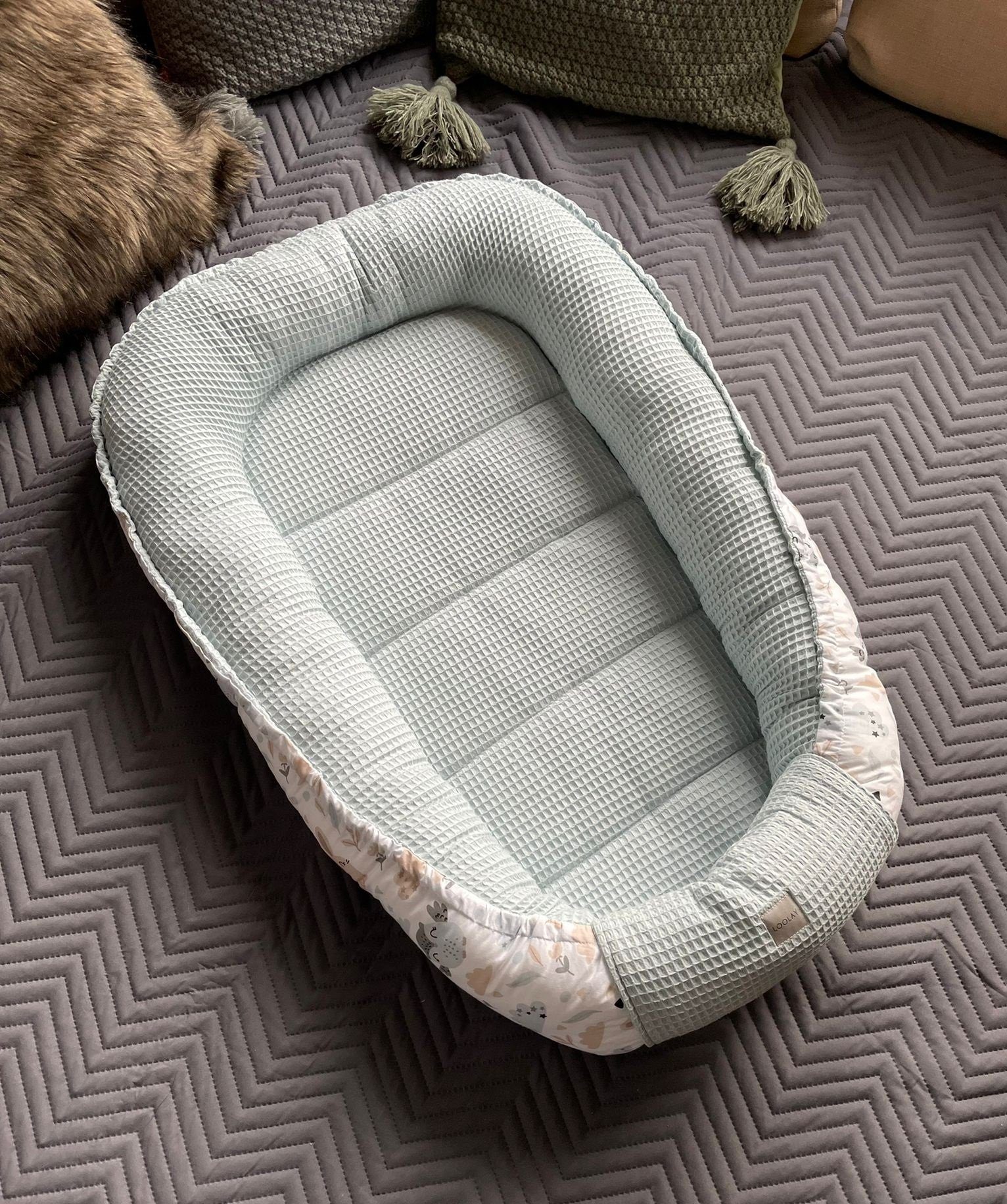 Loolay Bettnestchen Minze WAFFELPIQUE/ HASE Beige Weiß Babynest Babyausstattung, (Reisebett Nestchen SOLO/ o. in PREMIUM Geschenk SETS für Neugeborene, 1-tlg., 4 Jahreszeiten ATMUNGSAKTIVER WAFFELSTOFF Bestseller GESCHENK), LOOLAY® - 100% Europäische