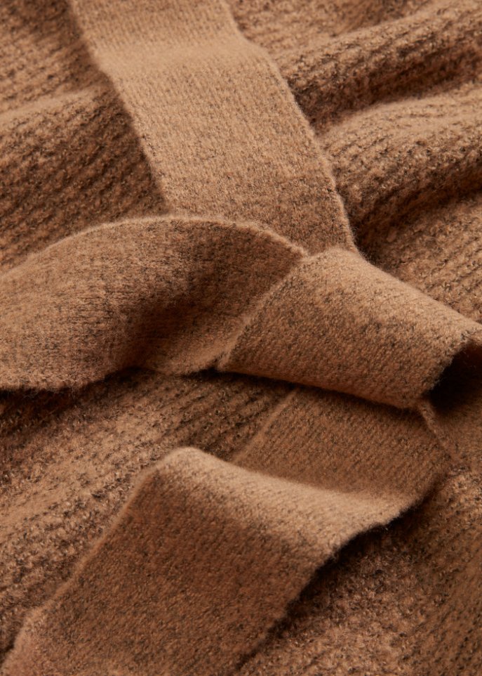 Strickkleid mit Ballonärmeln