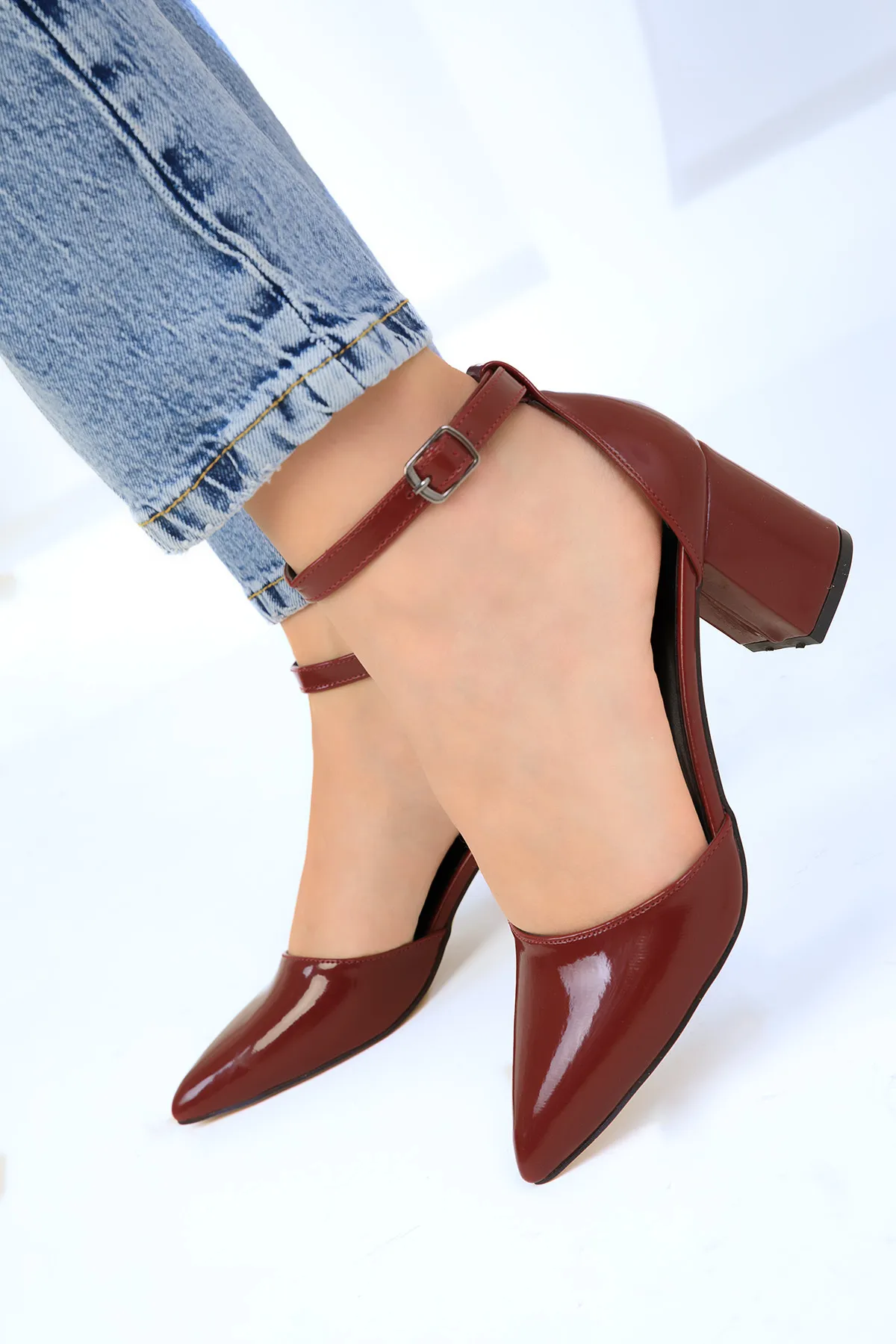 SOHO  Weinrote Lacklederschuhe für Damen mit klassischem Absatz 16823