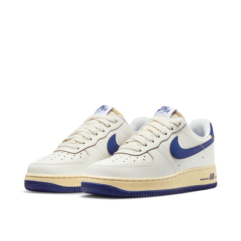 NIKE Wmns Air Force 1 Low 