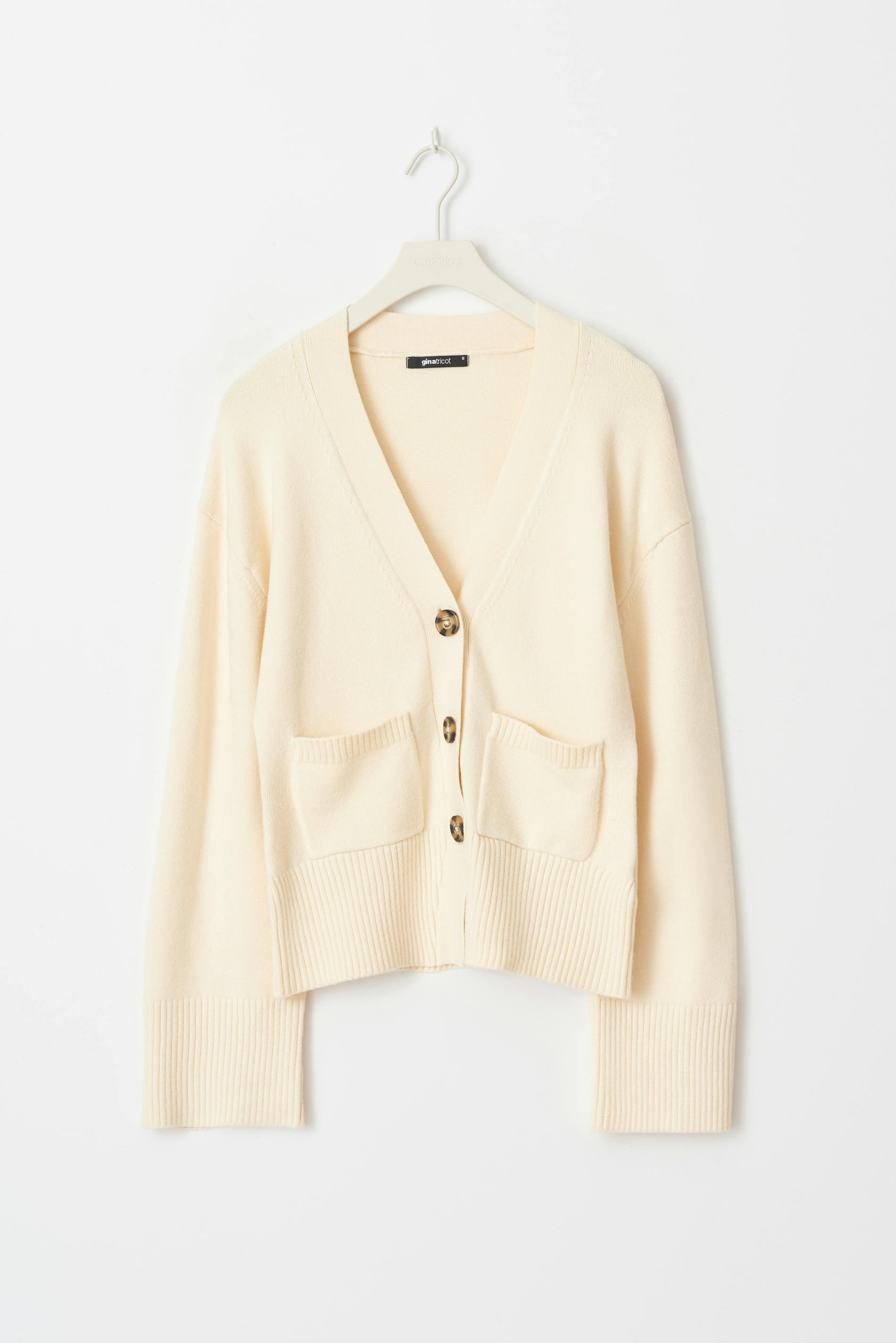 Knitted pocket cardigan