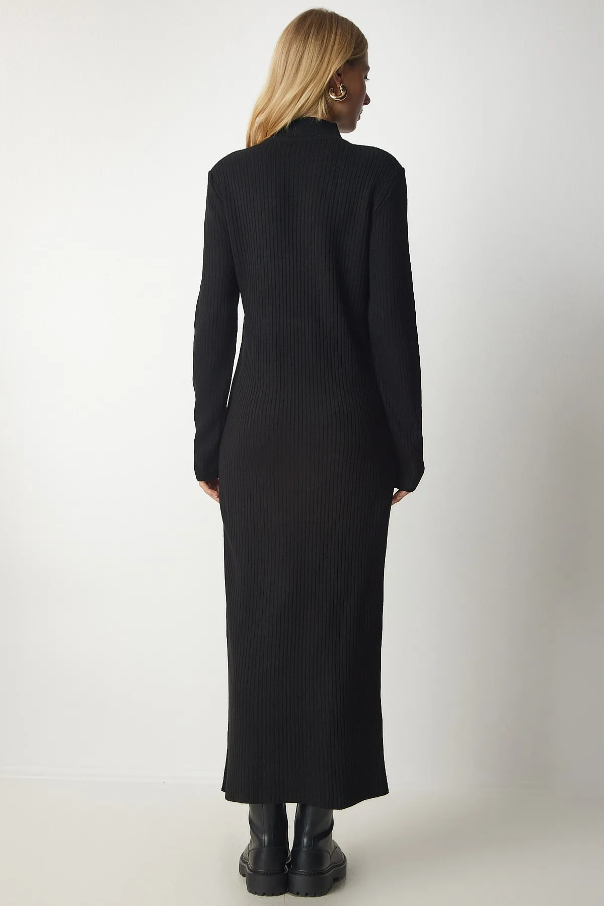 Happiness İstanbul  Schwarzes langes Strickkleid mit Rollkragen und Schlitz für Damen YY00163