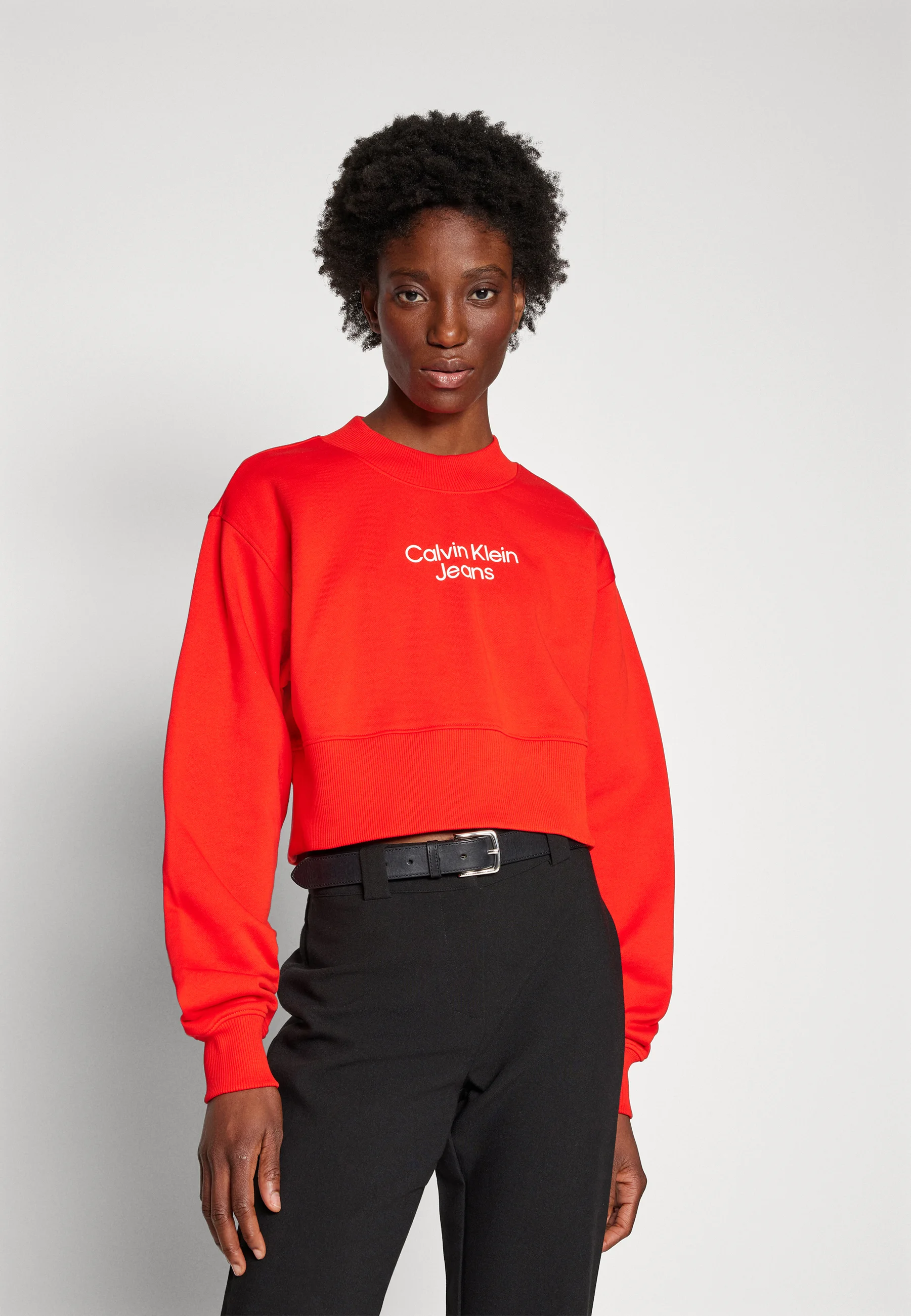 Sudadera de cuello redondo institucional apilada de Calvin Klein Jeans