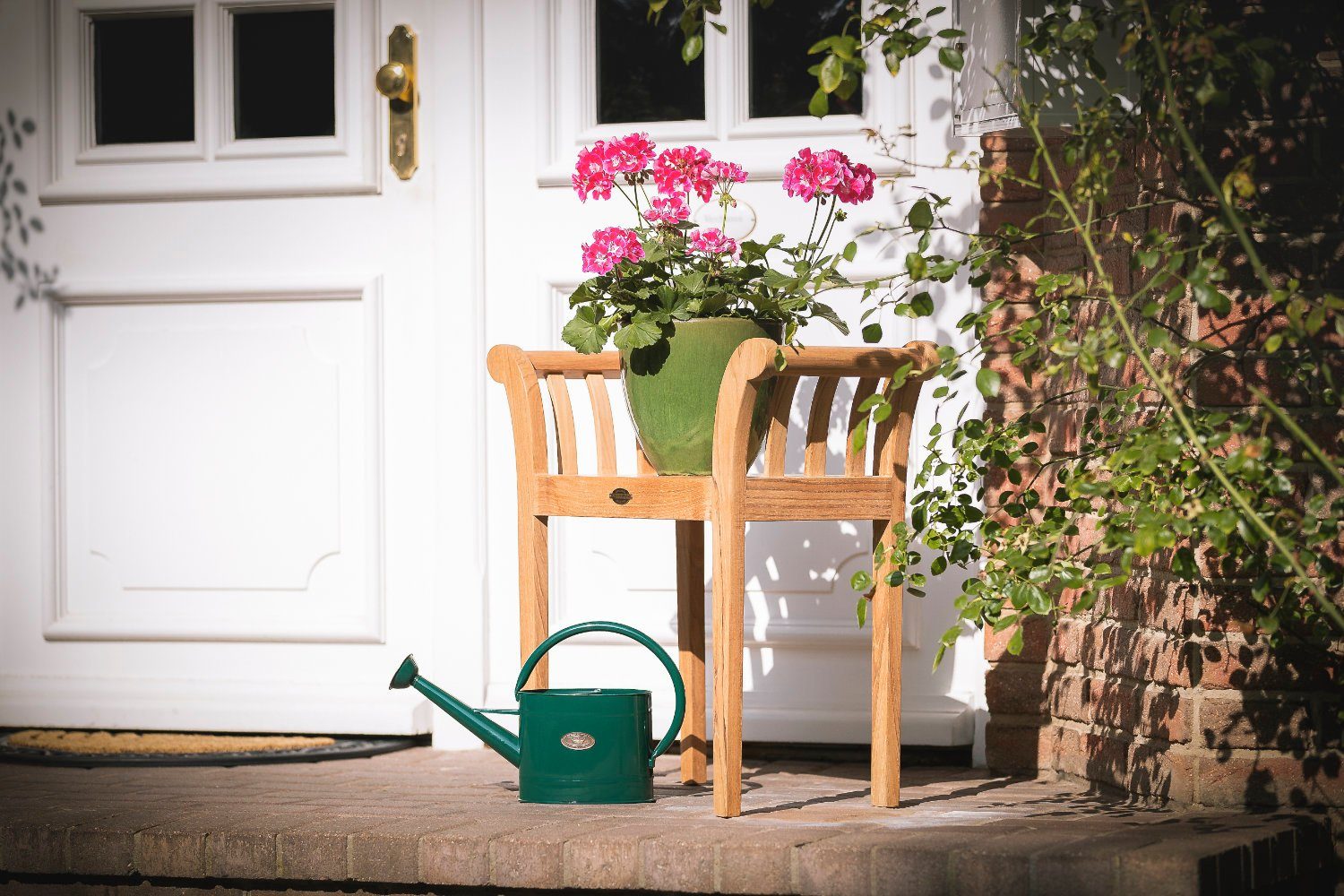 Kai Wiechmann Sitzhocker Premium Teakholz Hocker 67 x 31 cm als wetterfester Blumenhocker, massiver und unbehandelter Holzhocker aus Teak