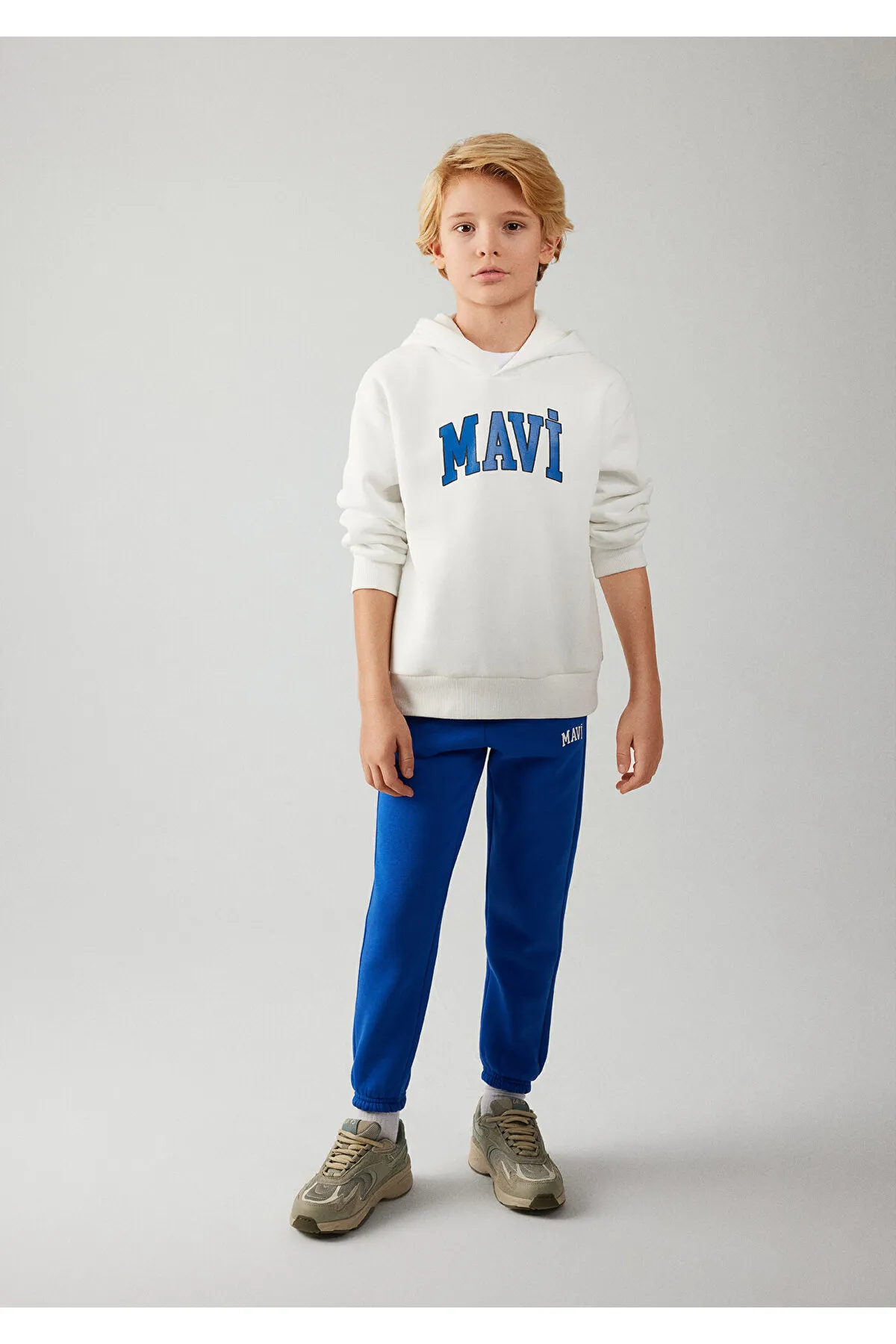 Mavi  Weißes Kapuzen-Sweatshirt mit Logo-Print 6610110-70057