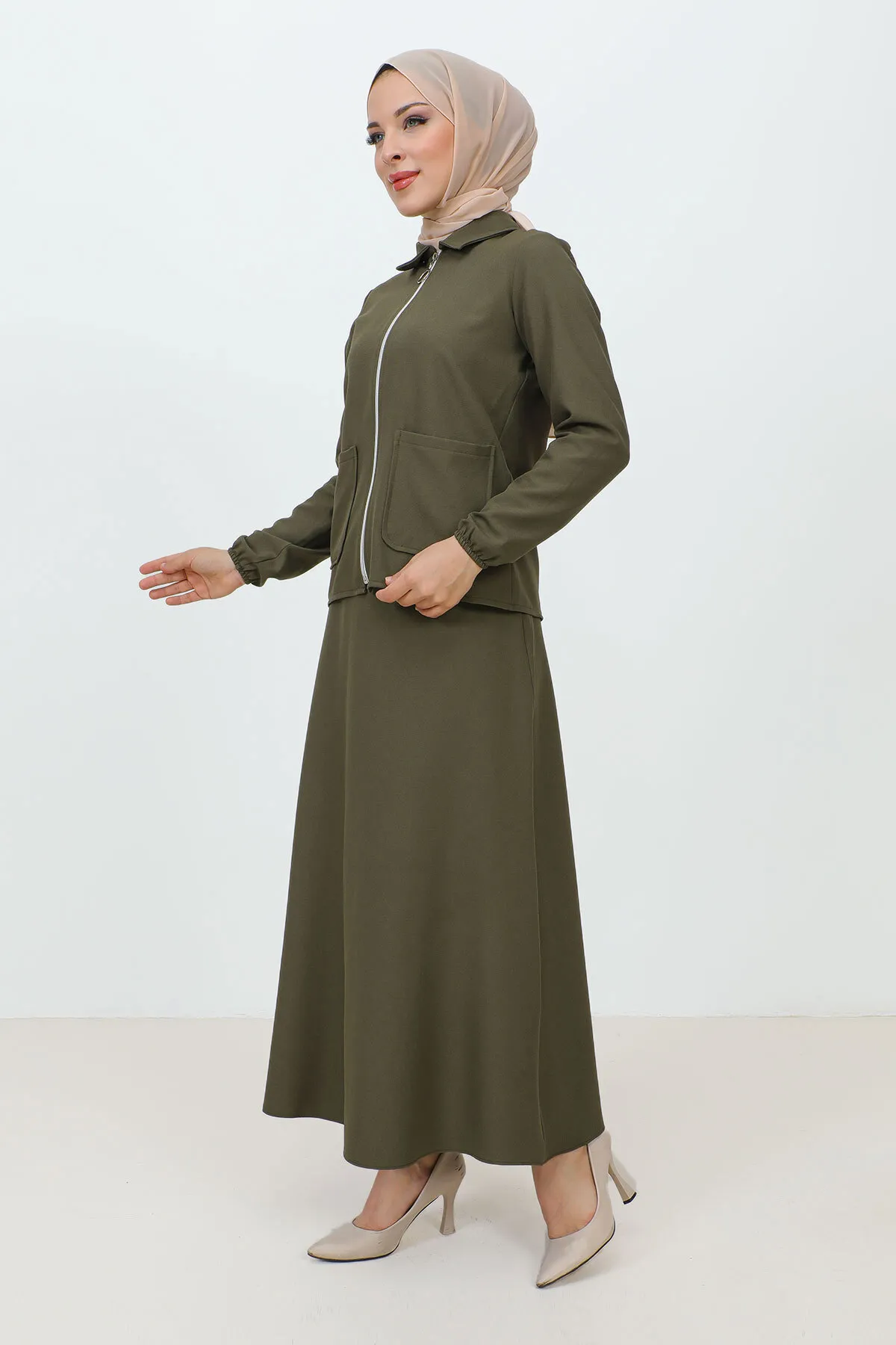 Tesettür Dünyası  Anzug aus Krepp mit Taschenrock und Reißverschluss TSD231205 Khaki